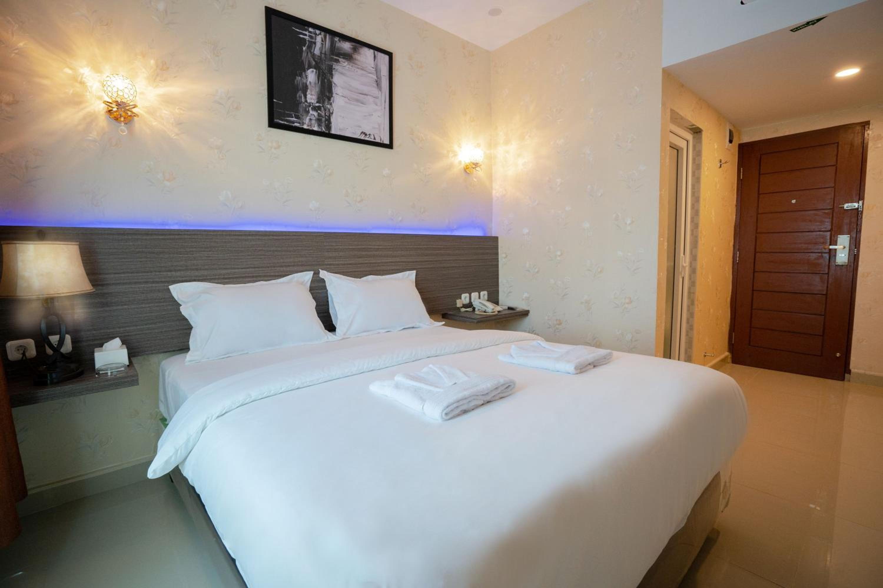 Deluxe Twin Room - Photo 7