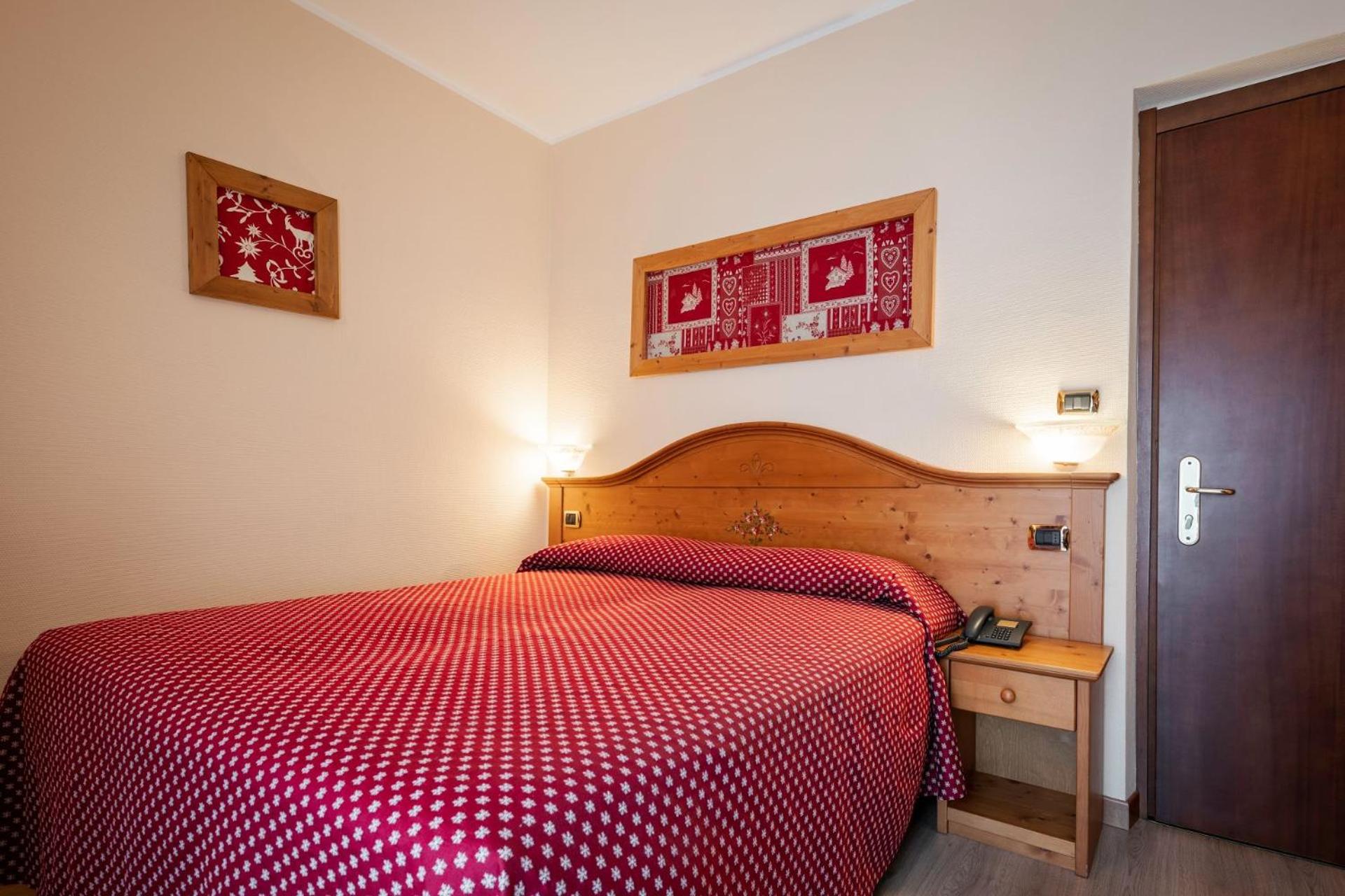 Budget Double Room photo 2