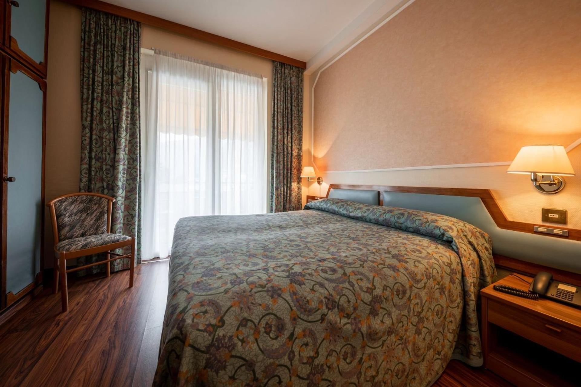 Standard Double or Twin Room photo 3