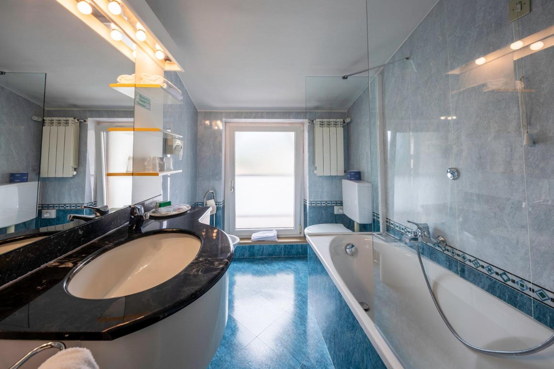 Superior Double or Twin Room - Photo 5