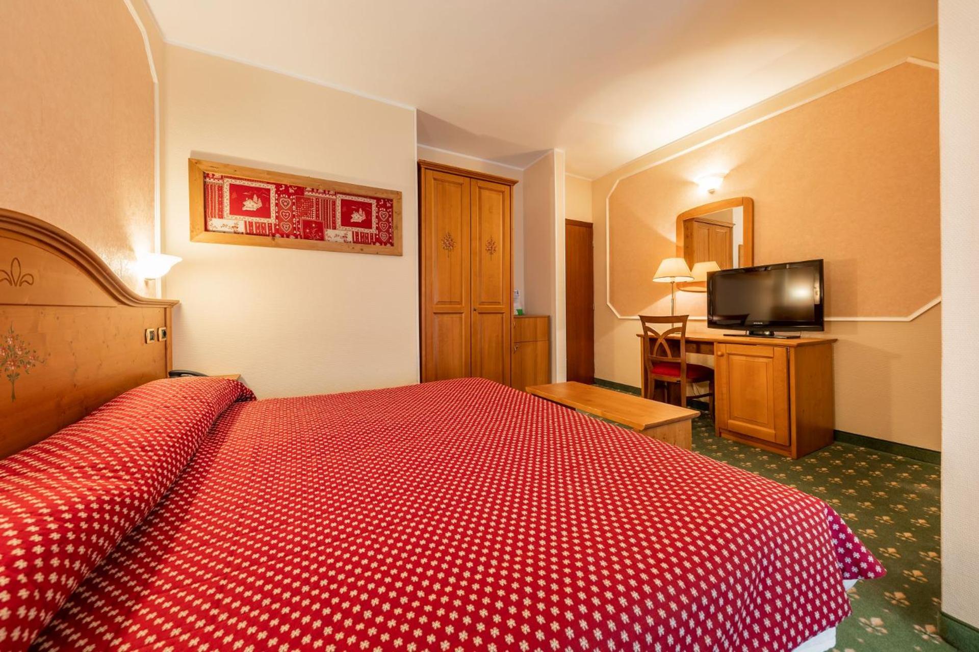 Superior Double or Twin Room - Photo 8