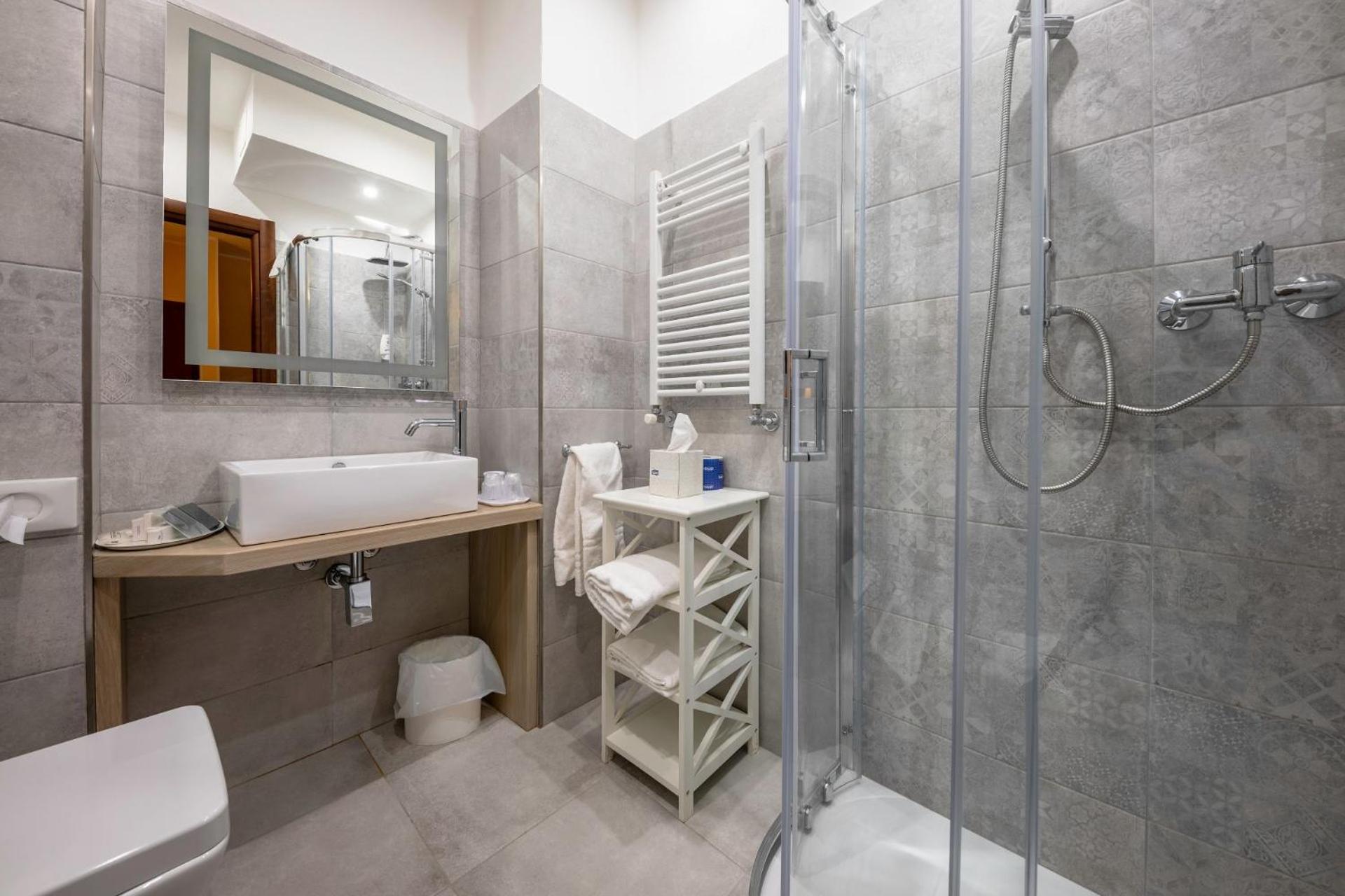 Superior Double or Twin Room - Photo 6