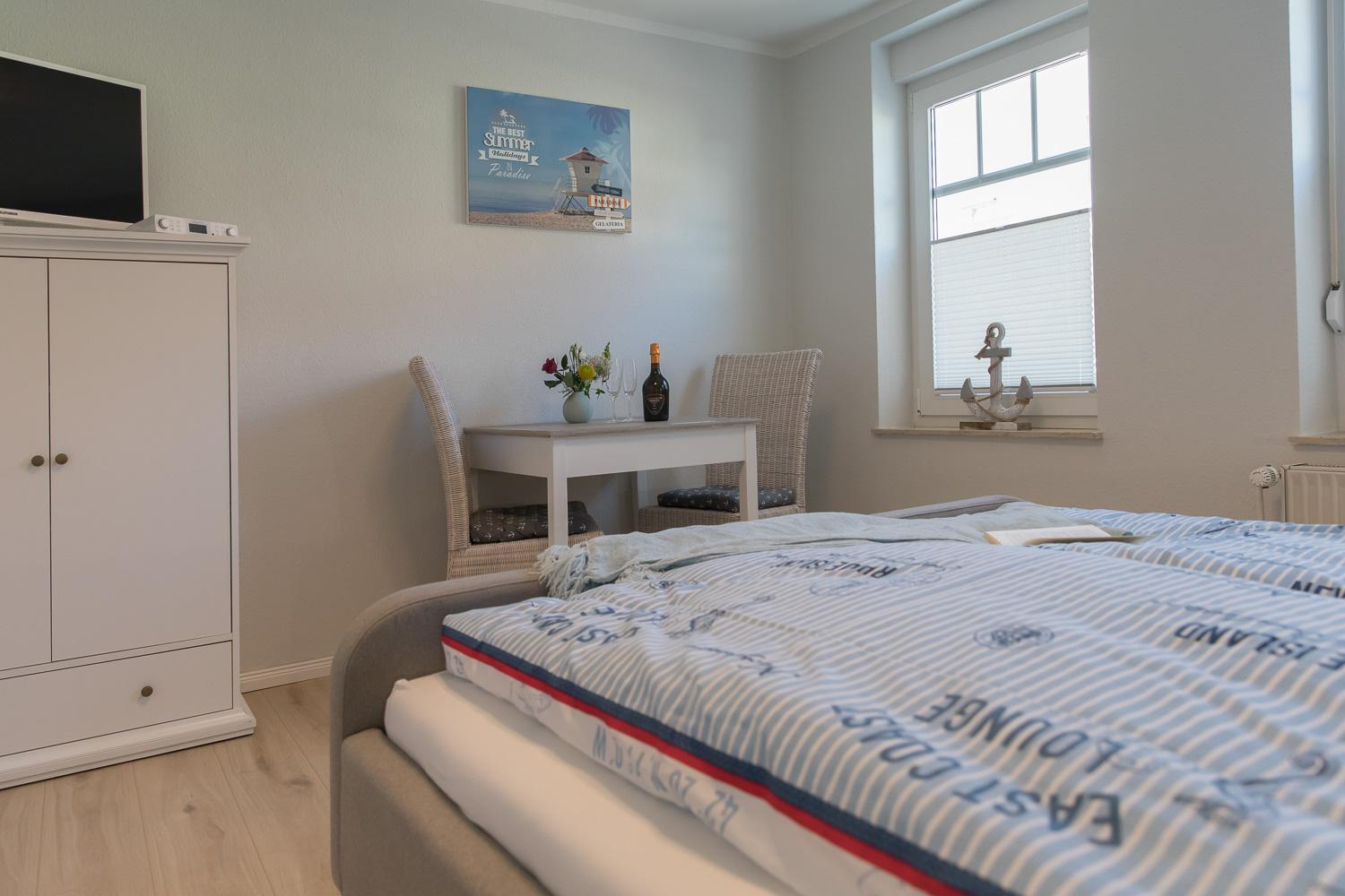 Studio Apartment - Photo 1