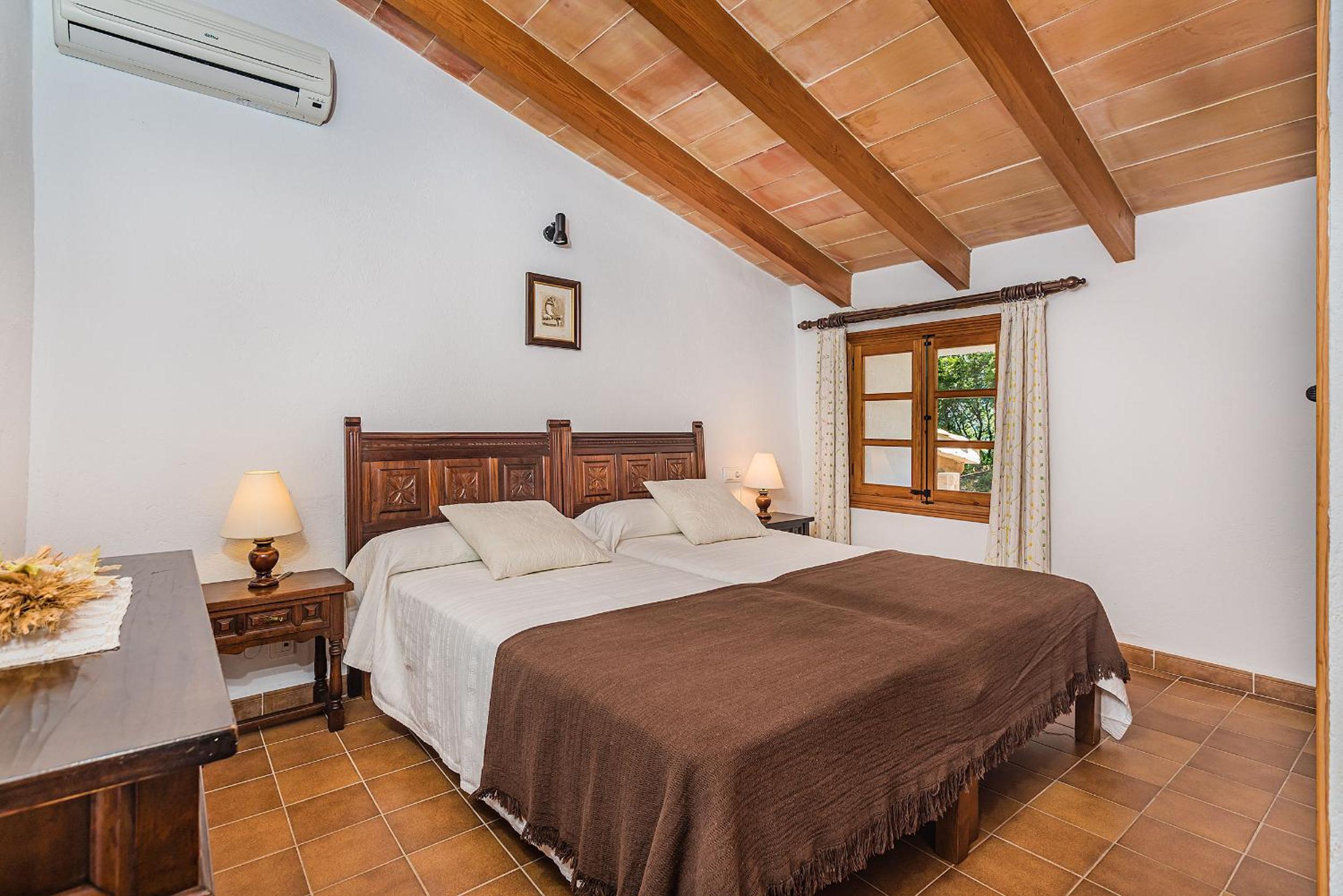 Villa photo 2