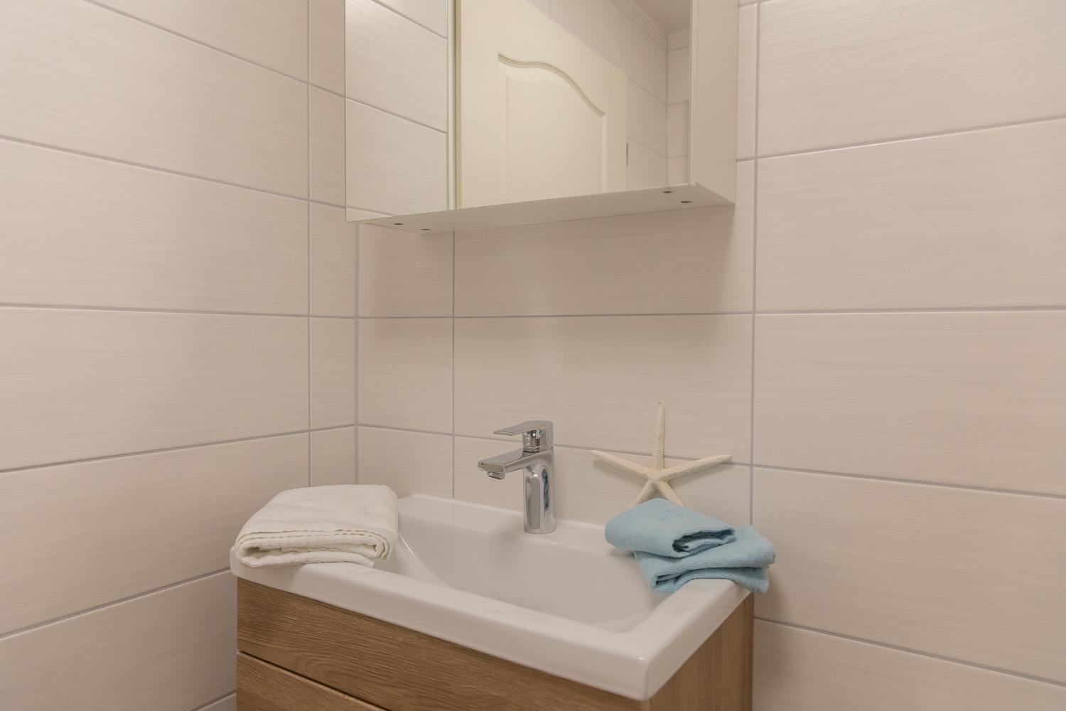 Studio Apartment - Photo 16
