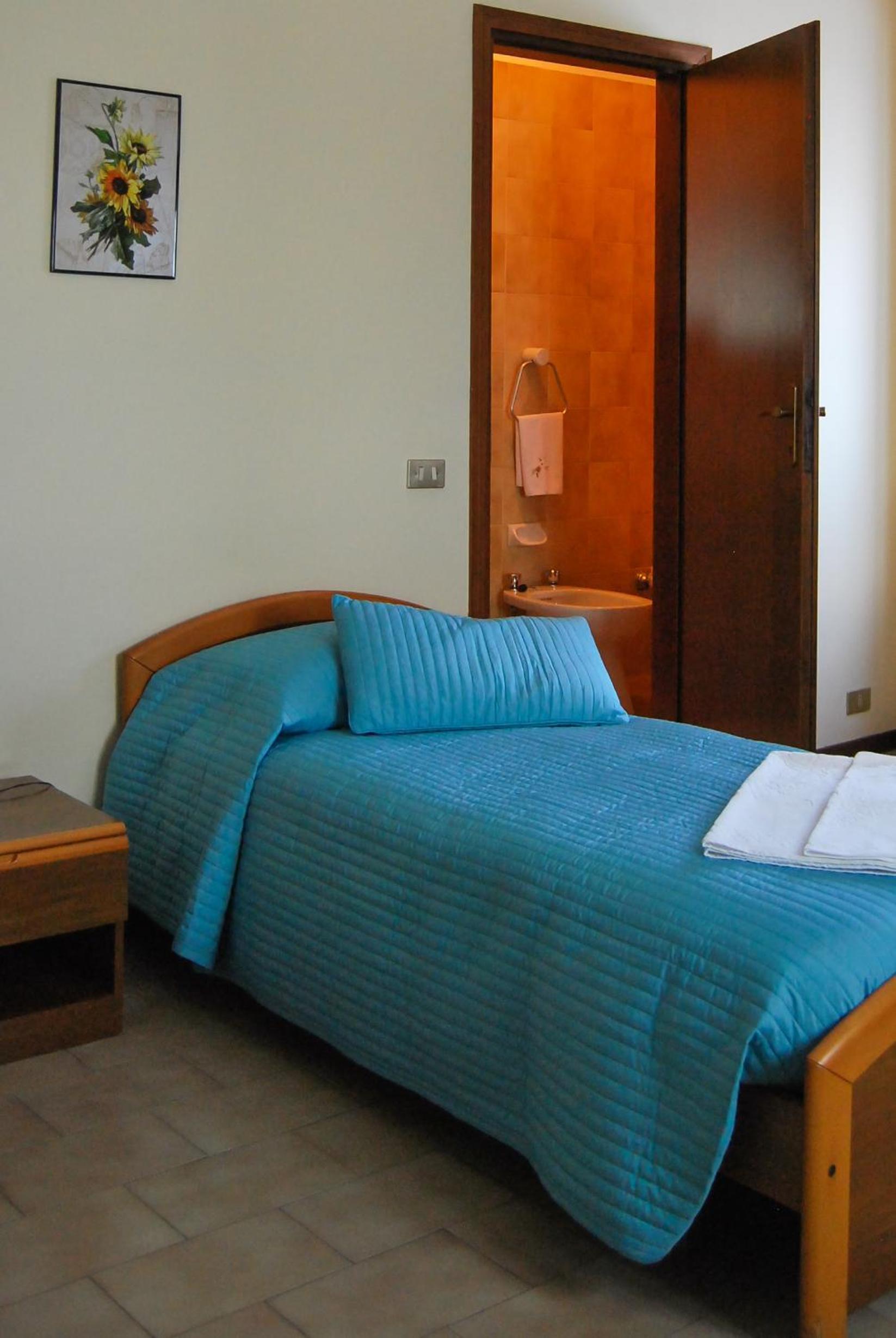 Triple Room - Photo 7