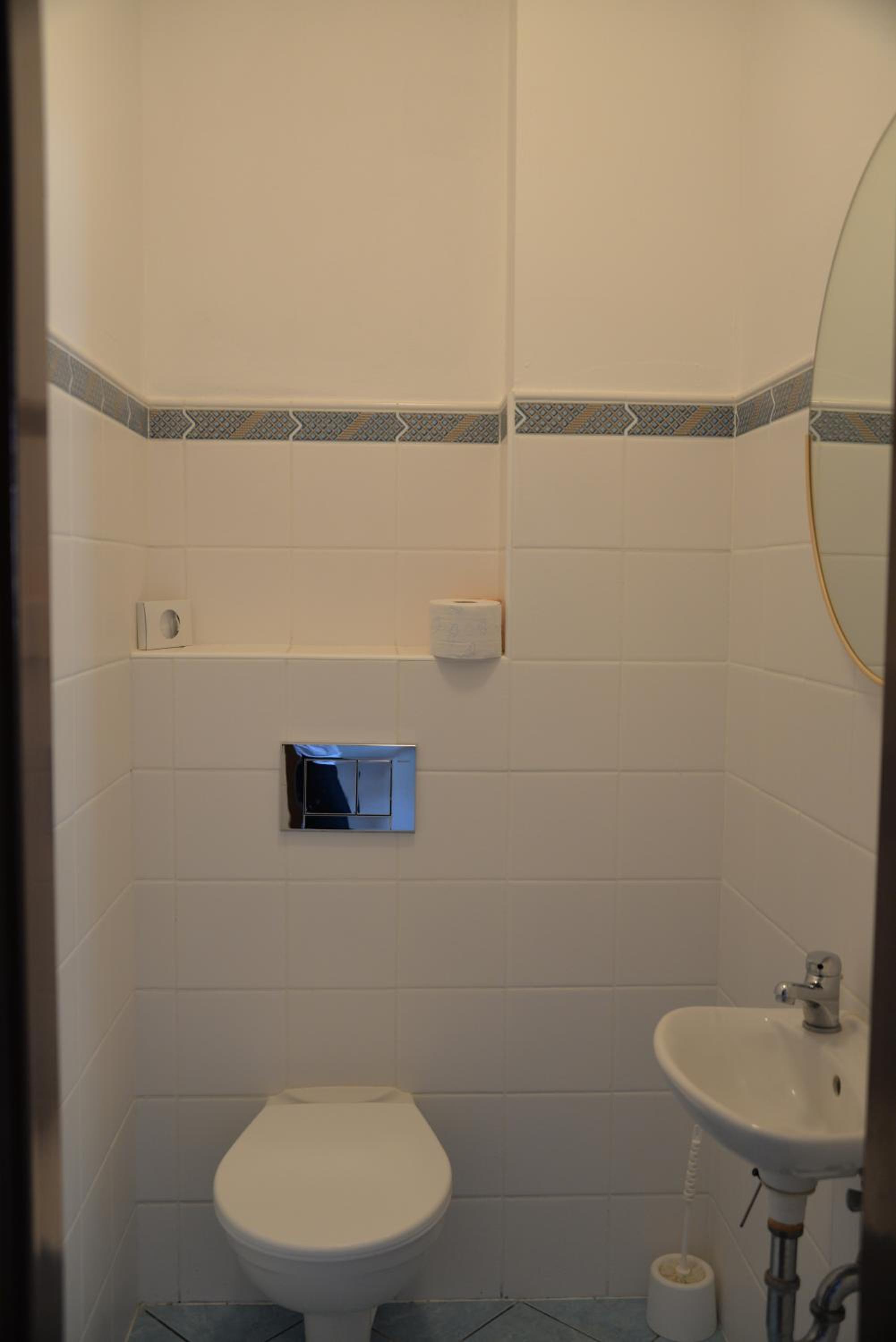 Double or Twin Room with Shared Bathroom photo 2