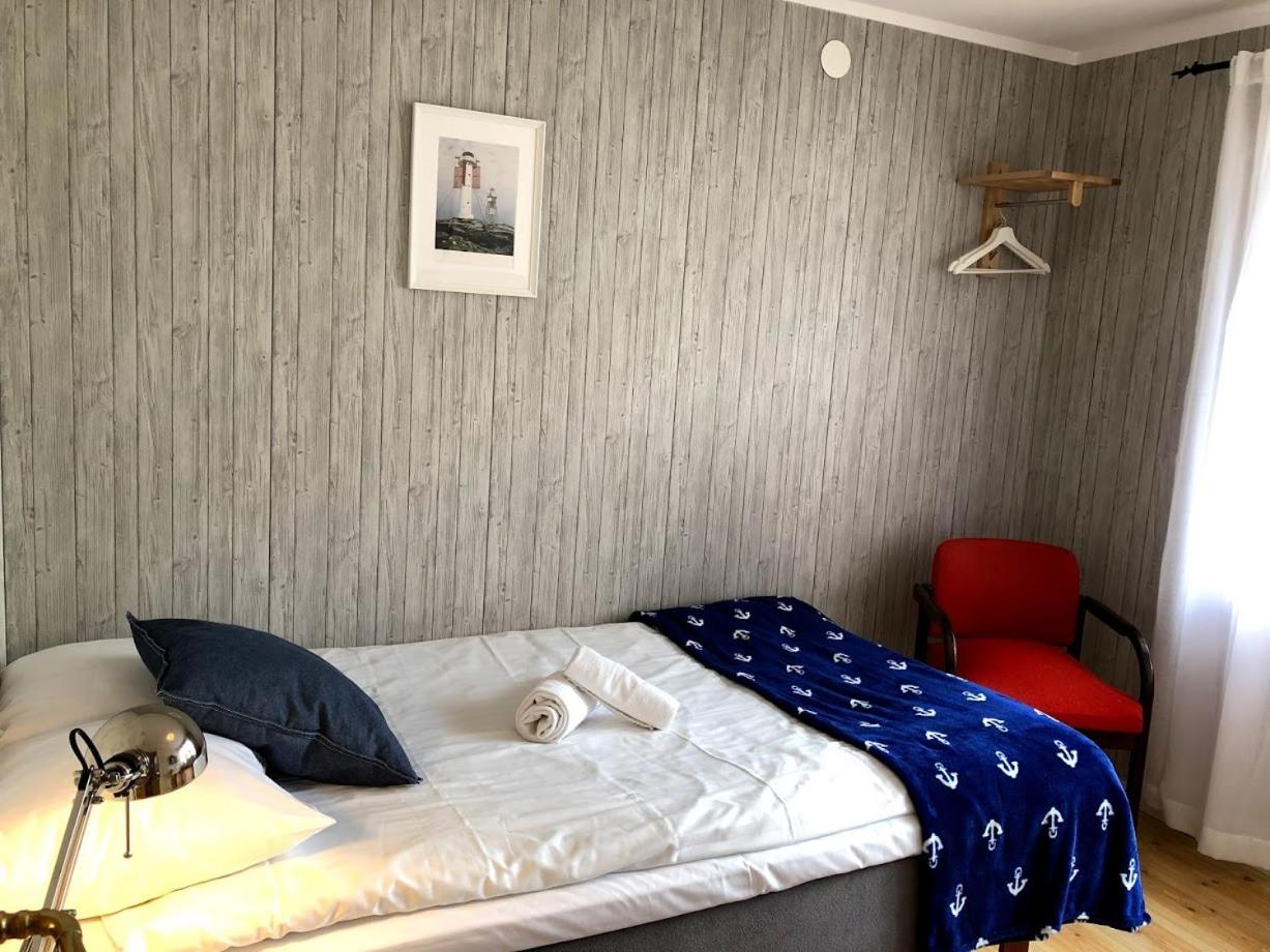 Standard Single Room with Shared Bathroom - Annex photo 2