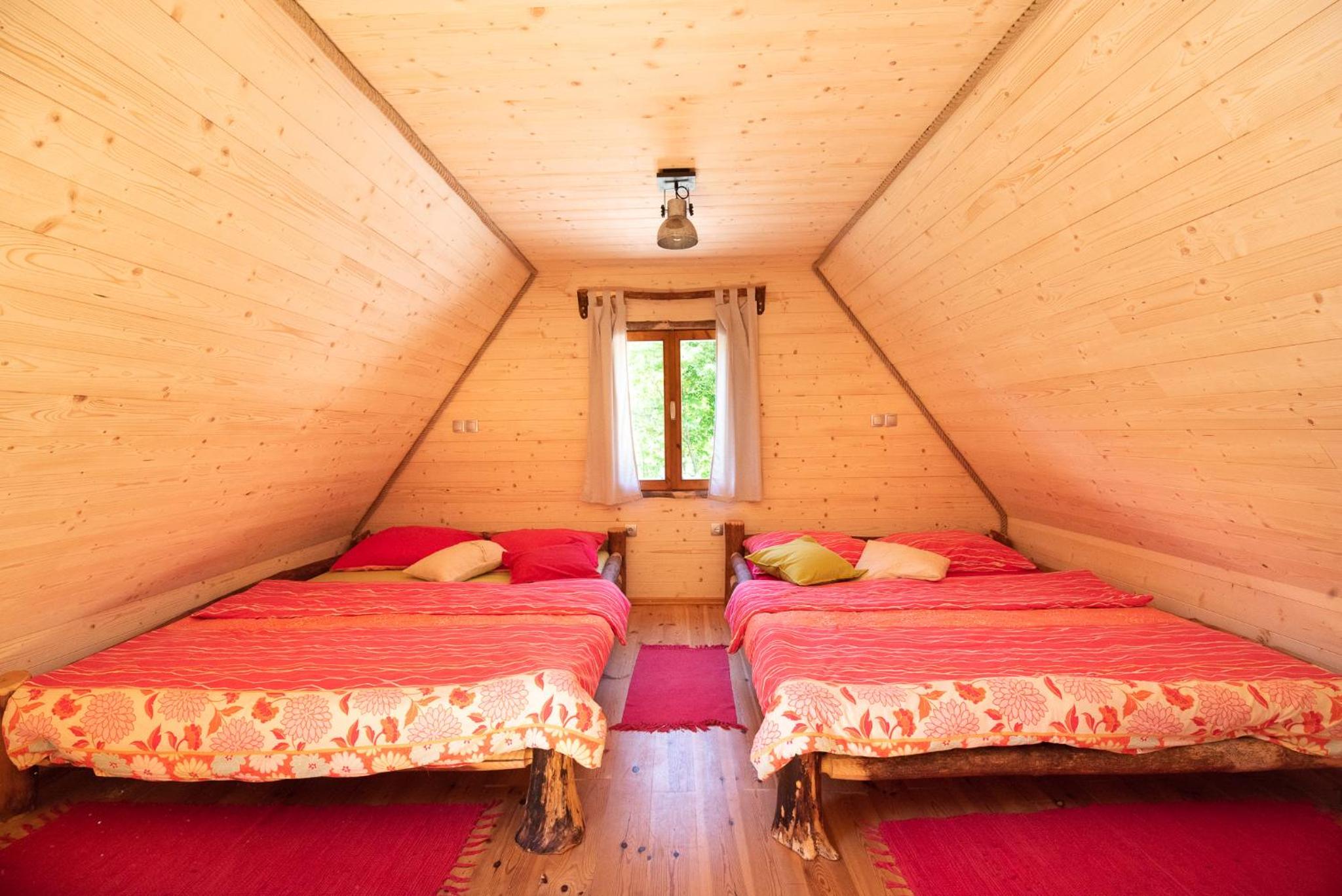 Quadruple Room with Shared Bathroom photo 3