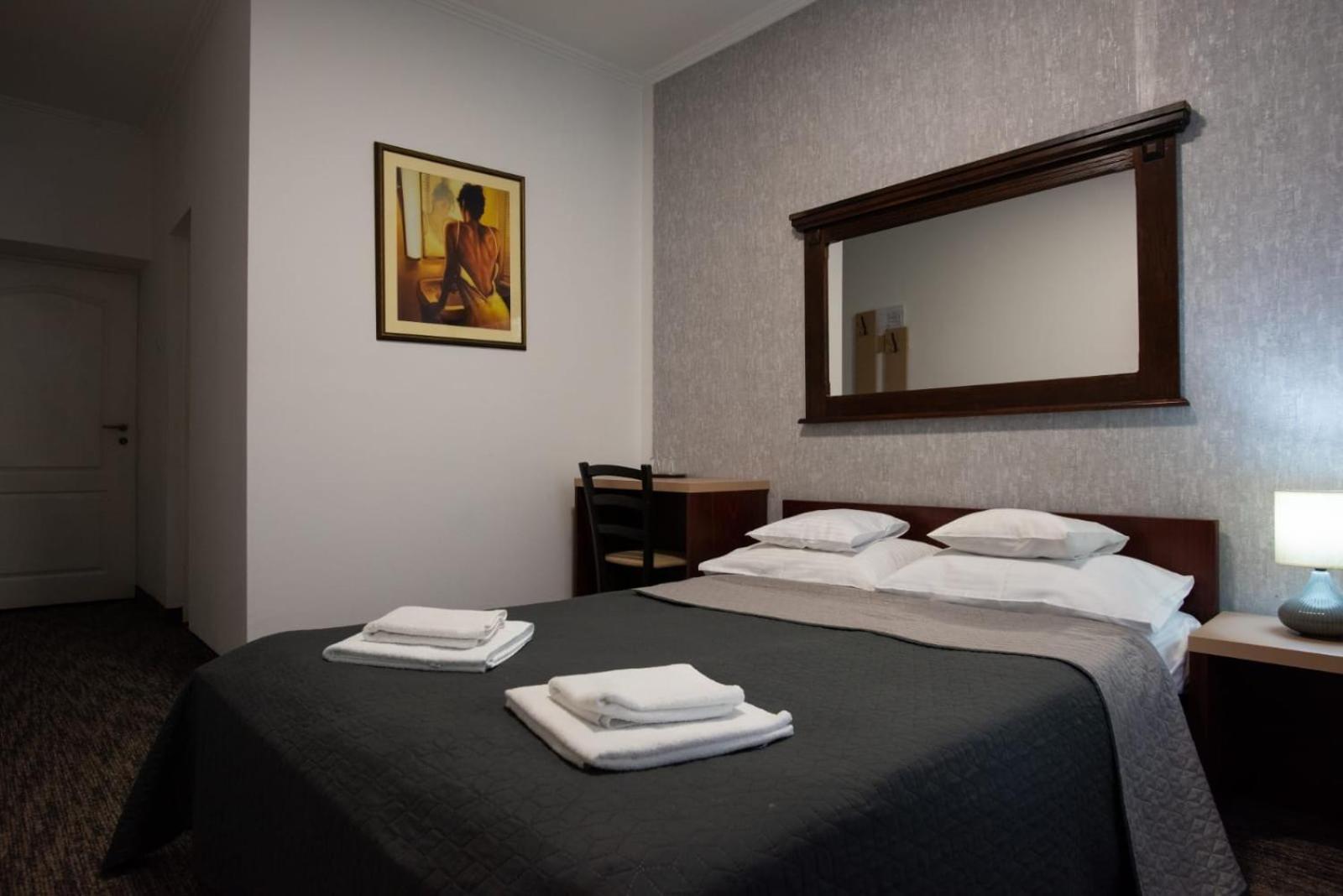 Standard Double Room - Photo 4
