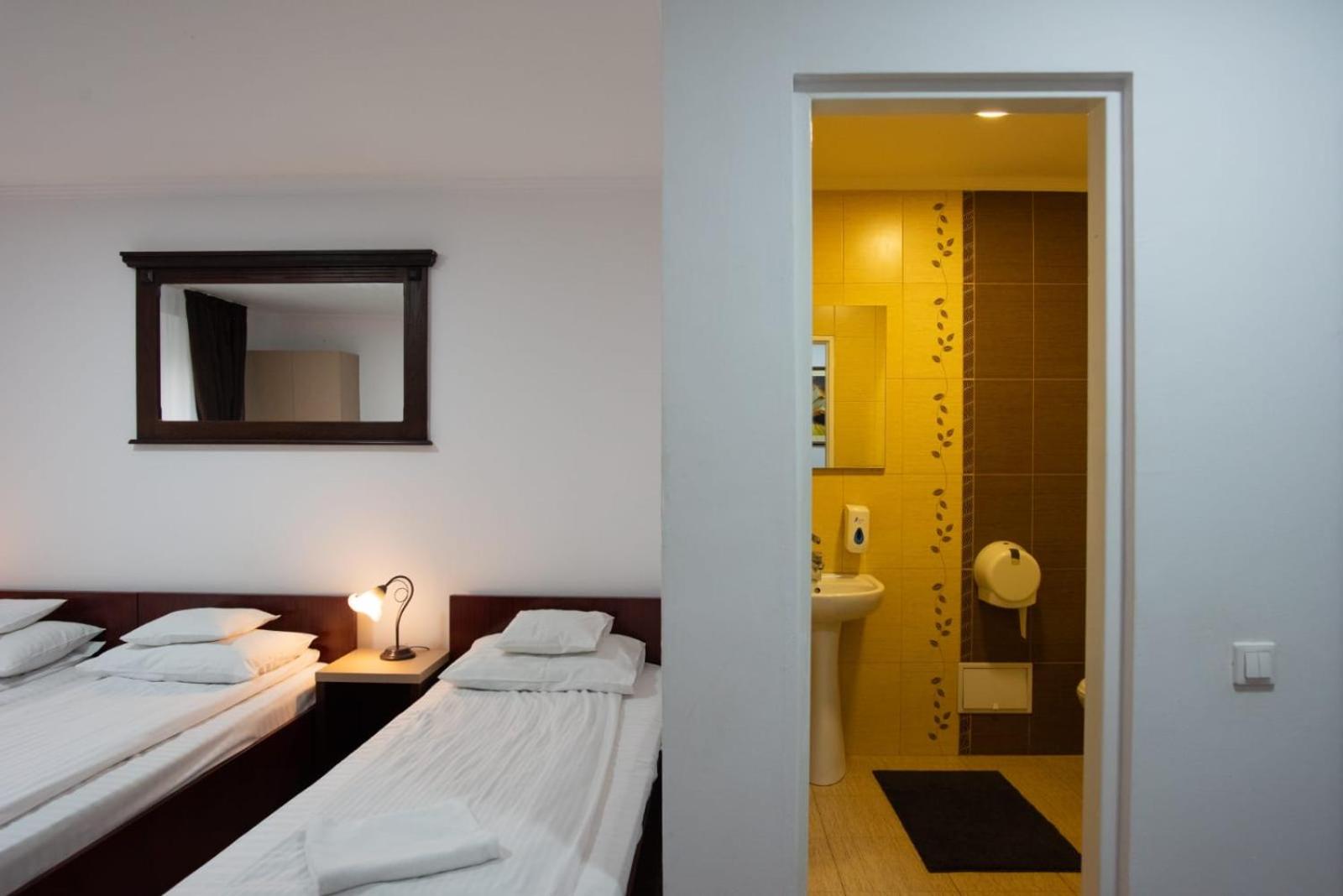 Triple Room - Photo 7