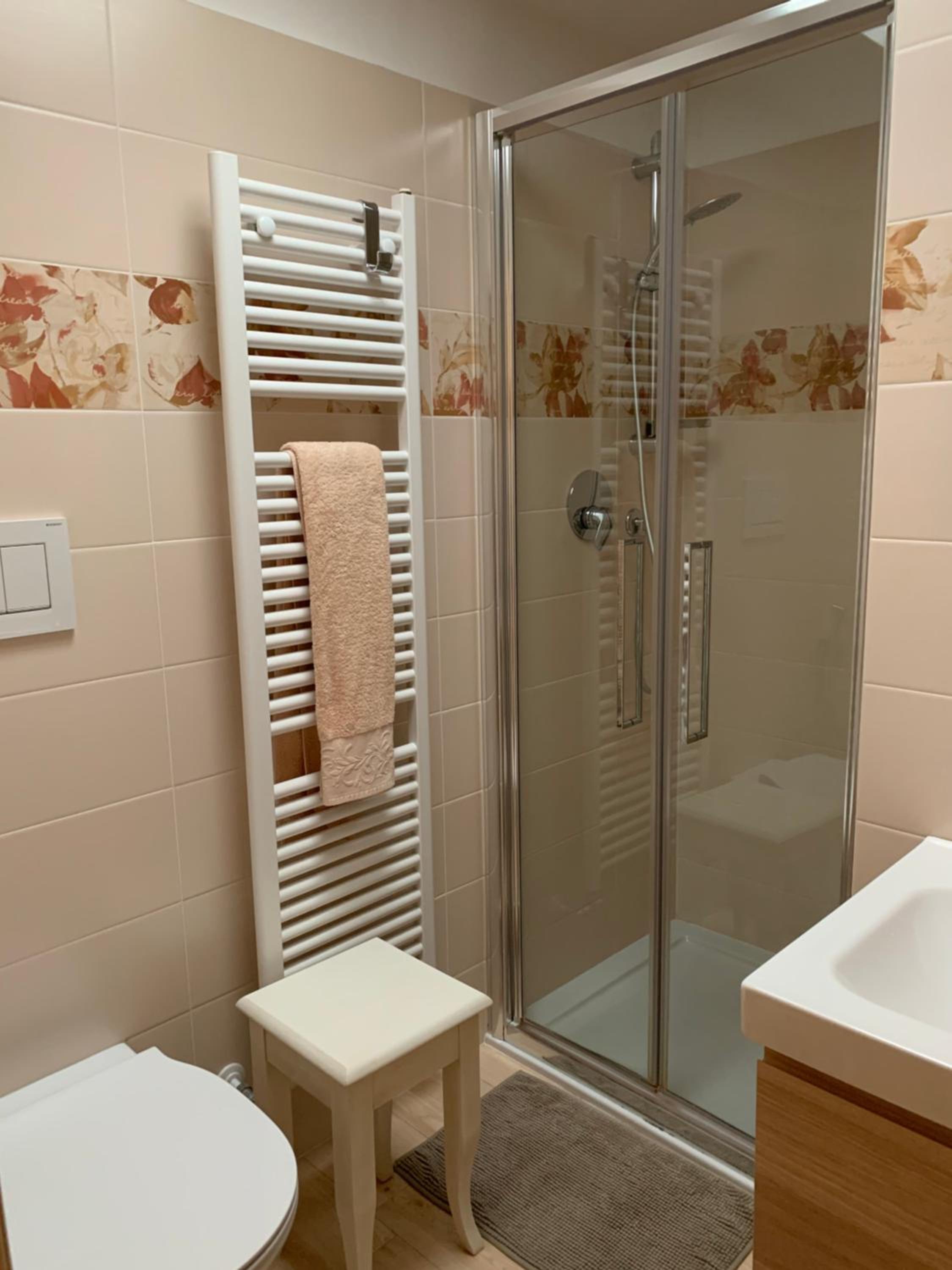 Twin Room - Photo 4