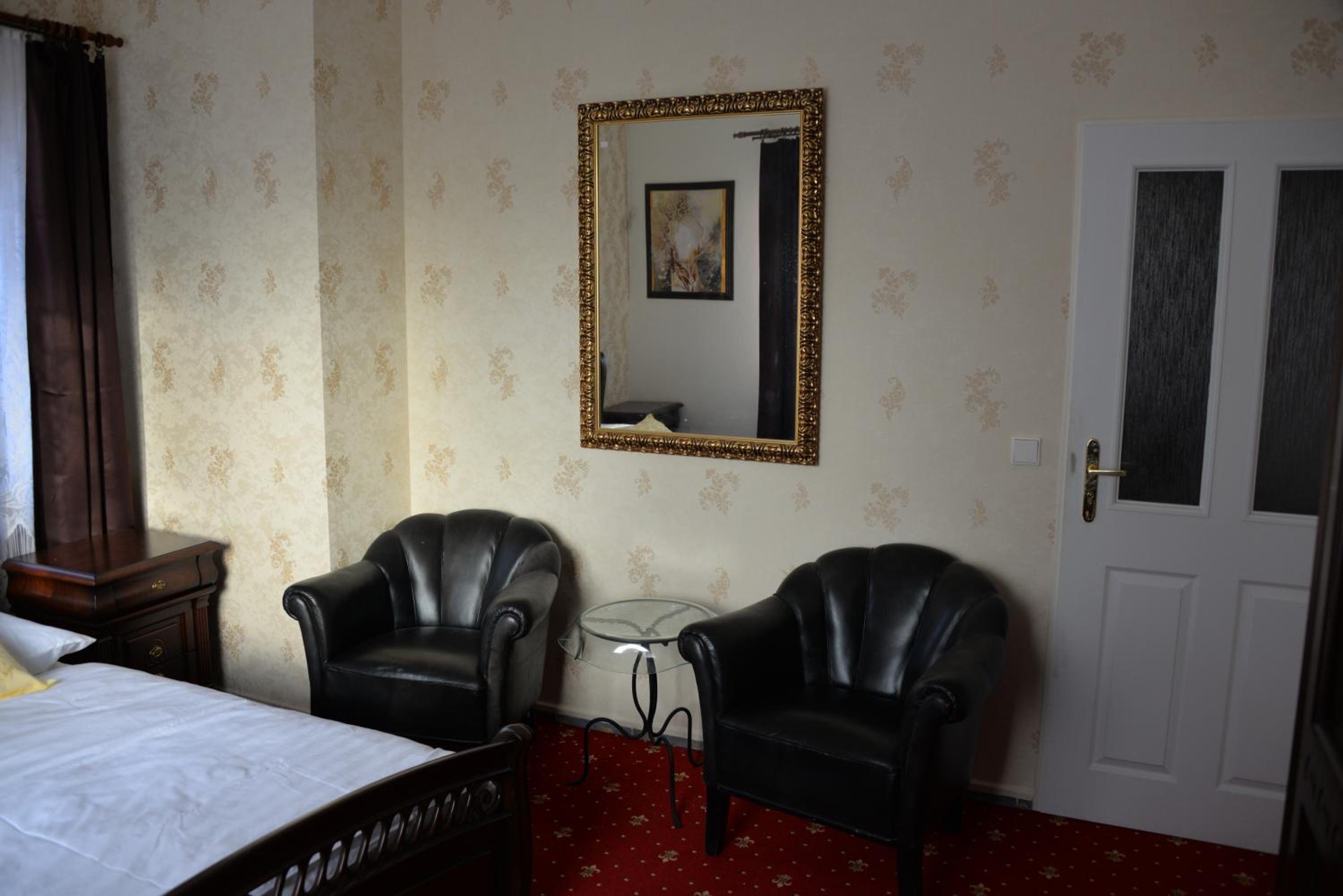 Double or Twin Room photo 3