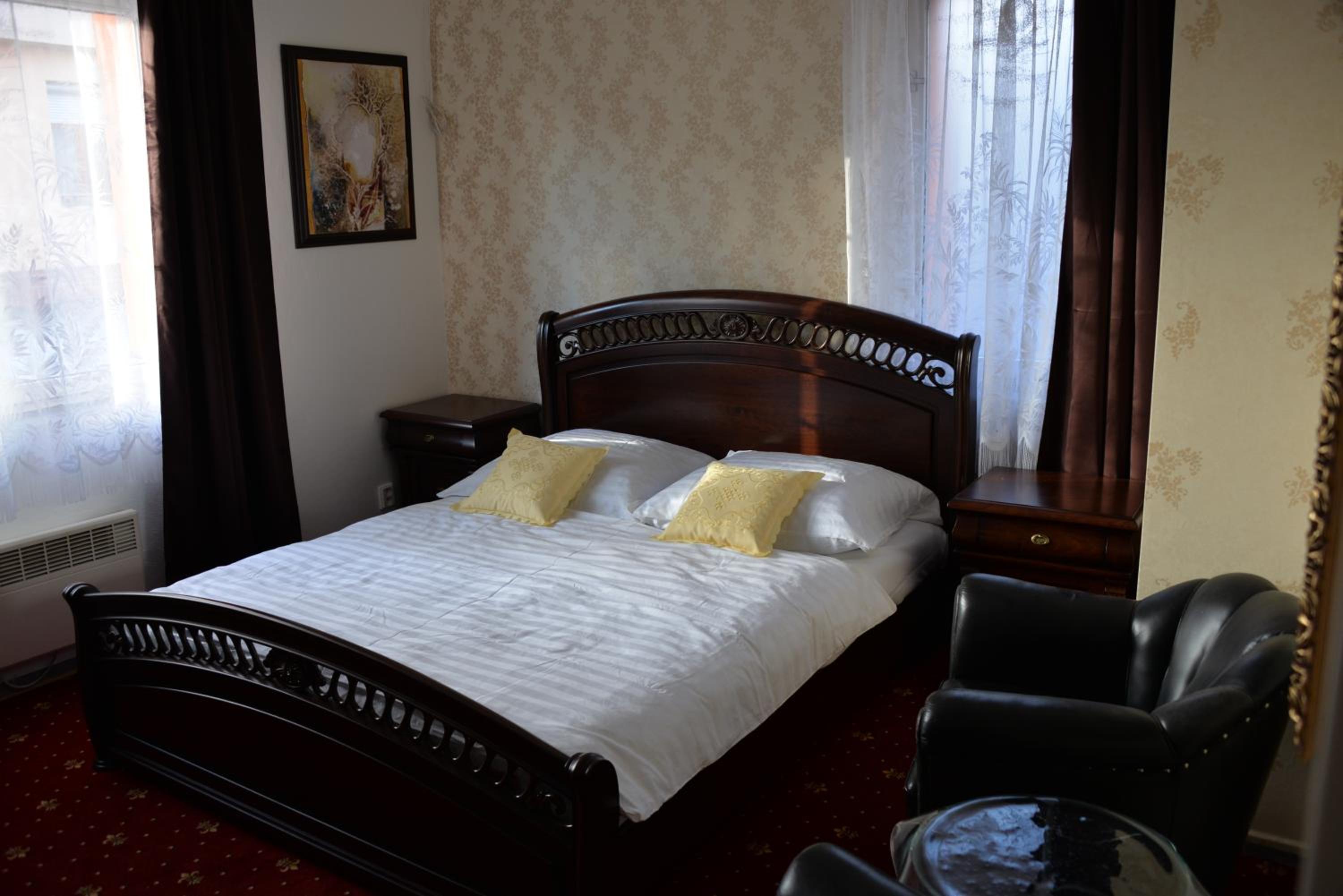 Double or Twin Room photo 2
