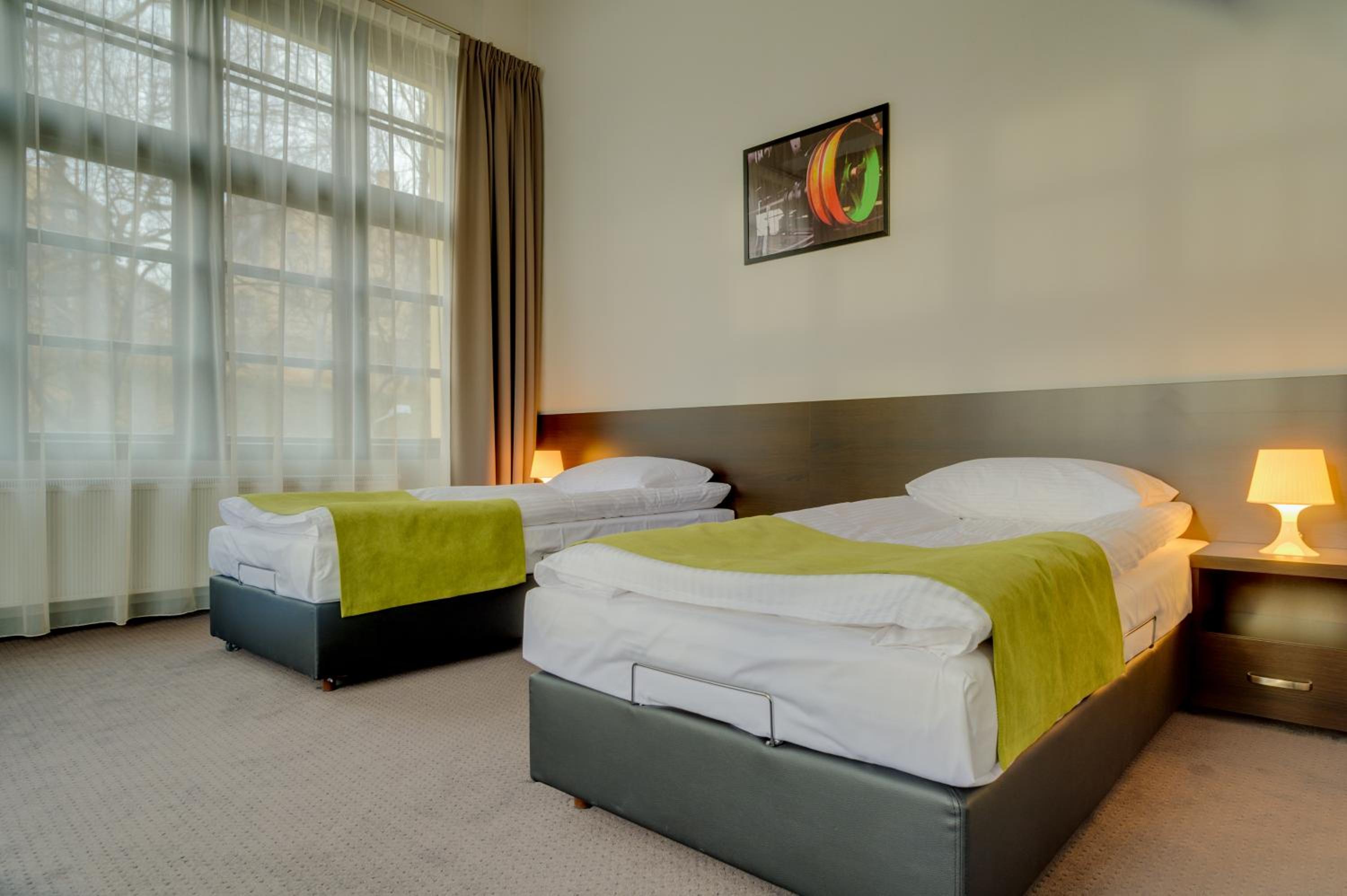 Twin Room - Photo 3