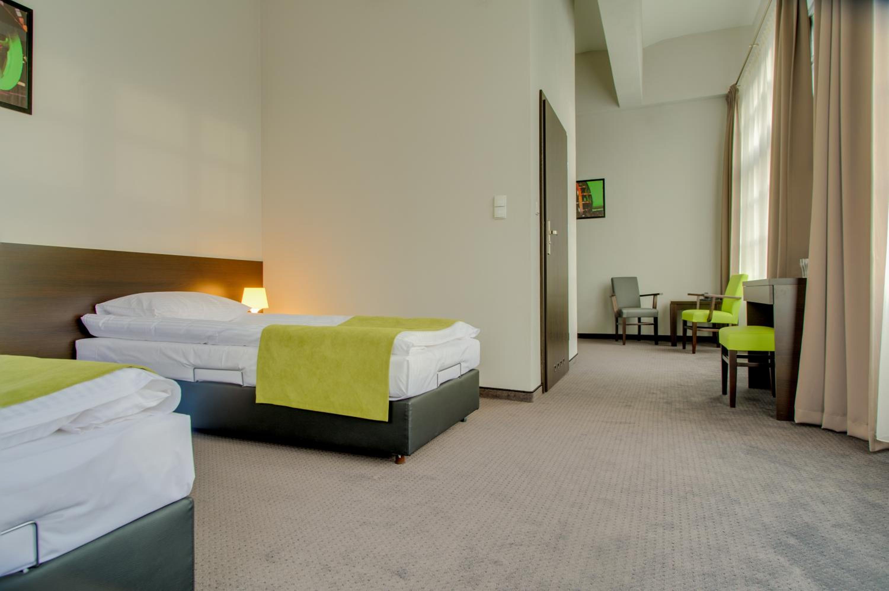 Twin Room - Photo 6