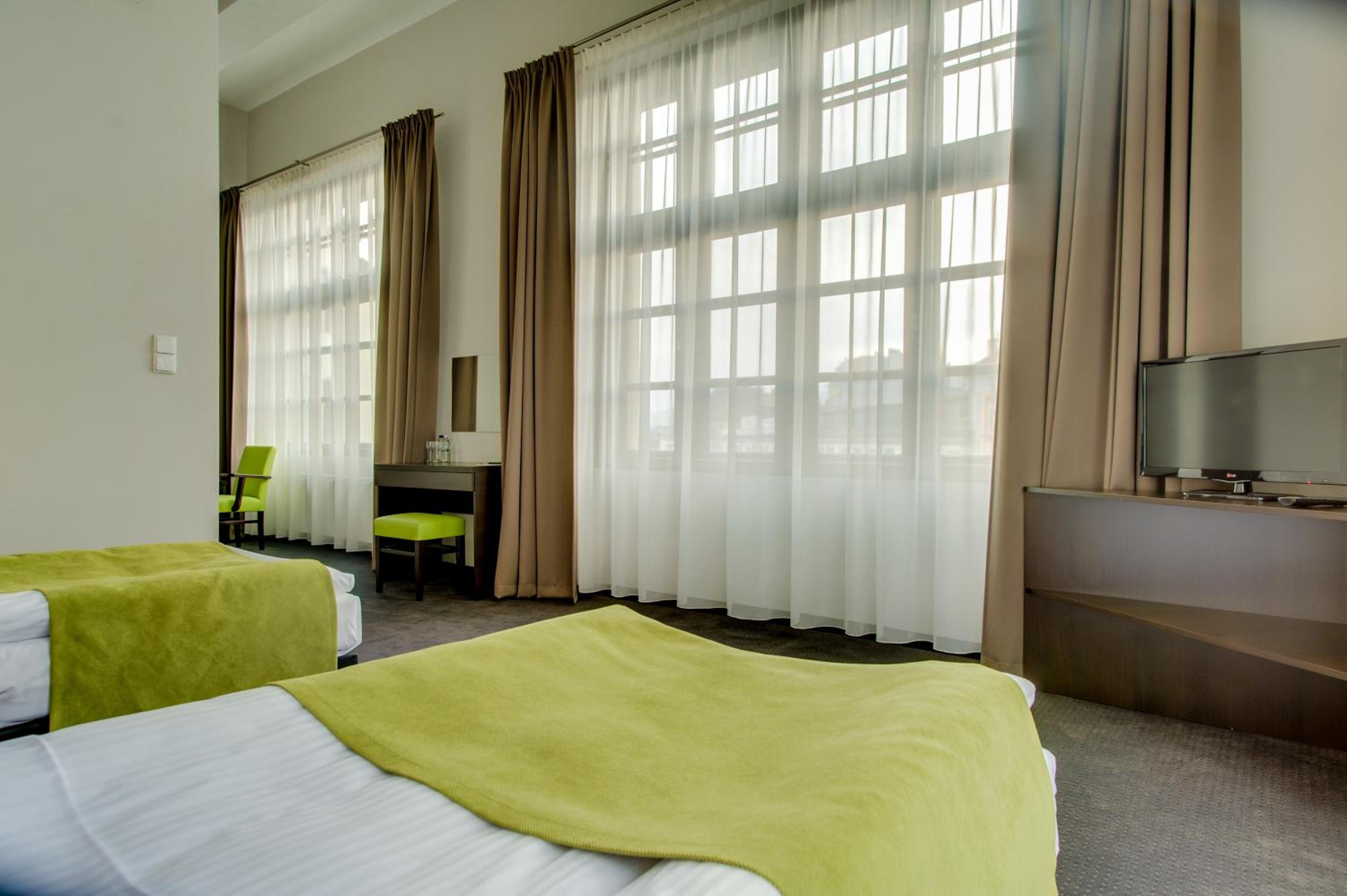 Twin Room - Photo 5