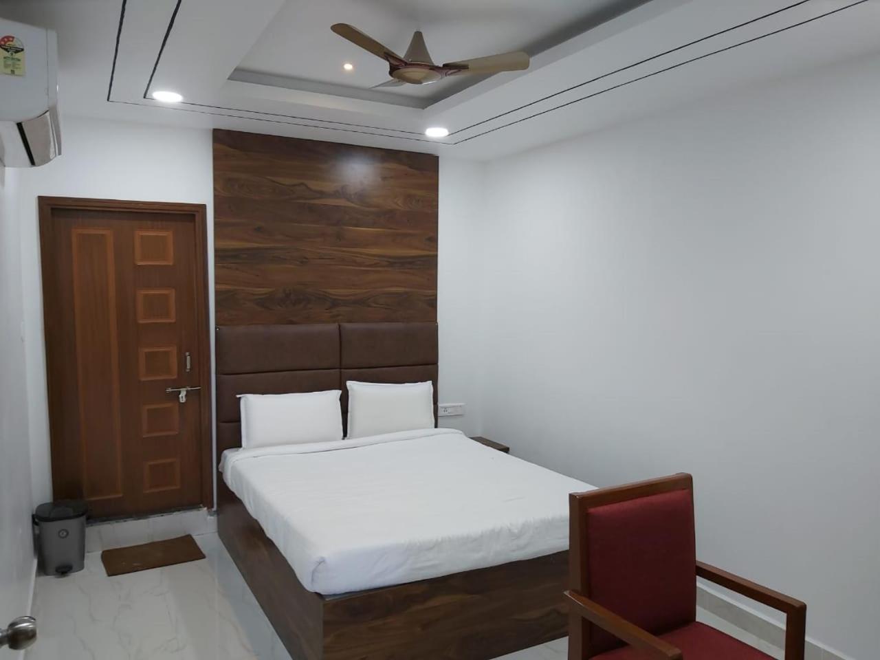 Deluxe Double Room With Bath photo 1