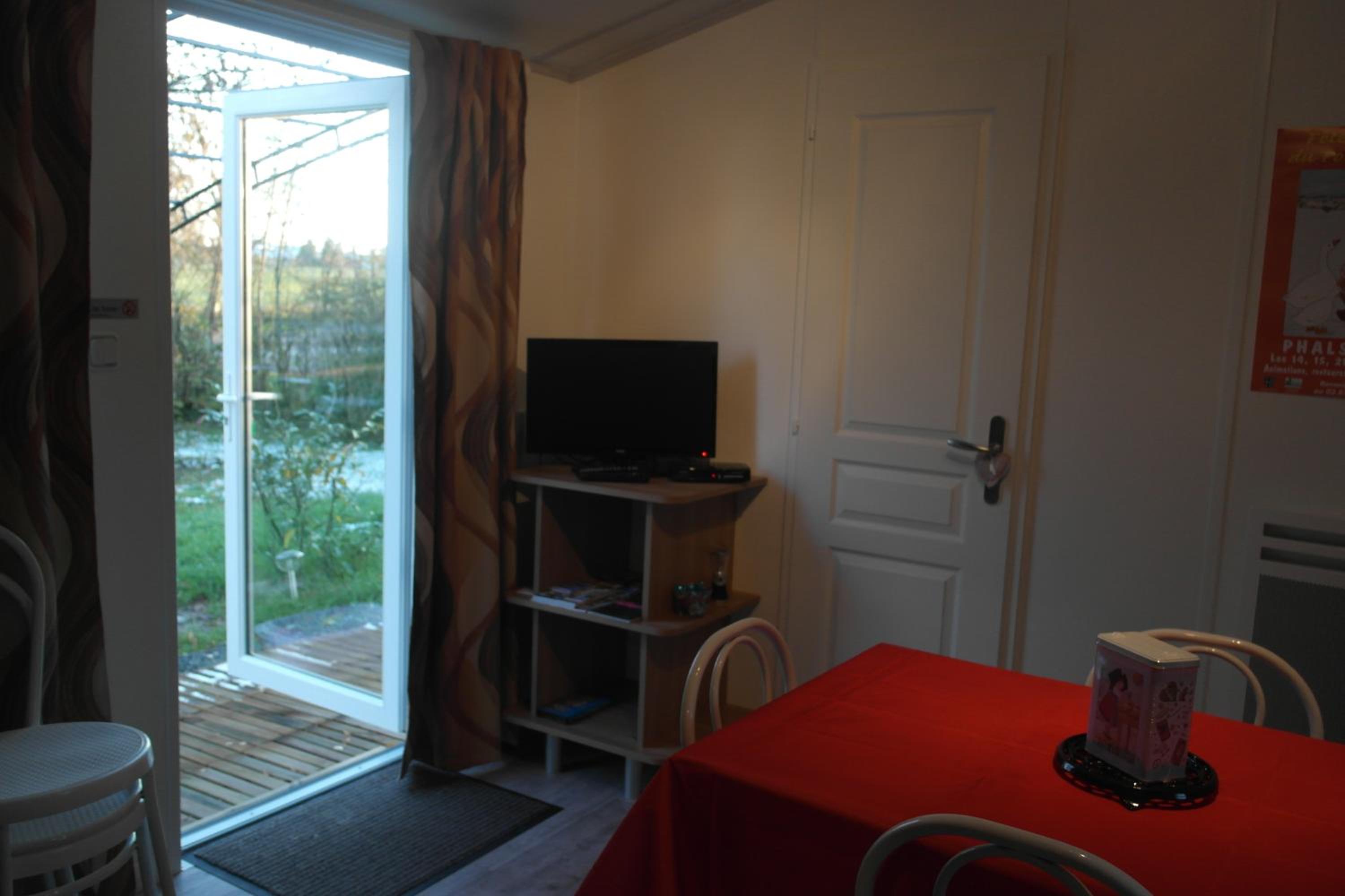 Three-Bedroom House - Photo 4
