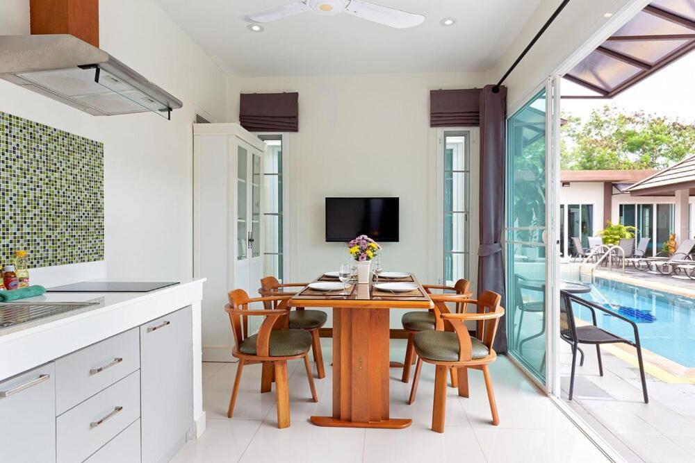 Villa photo 2