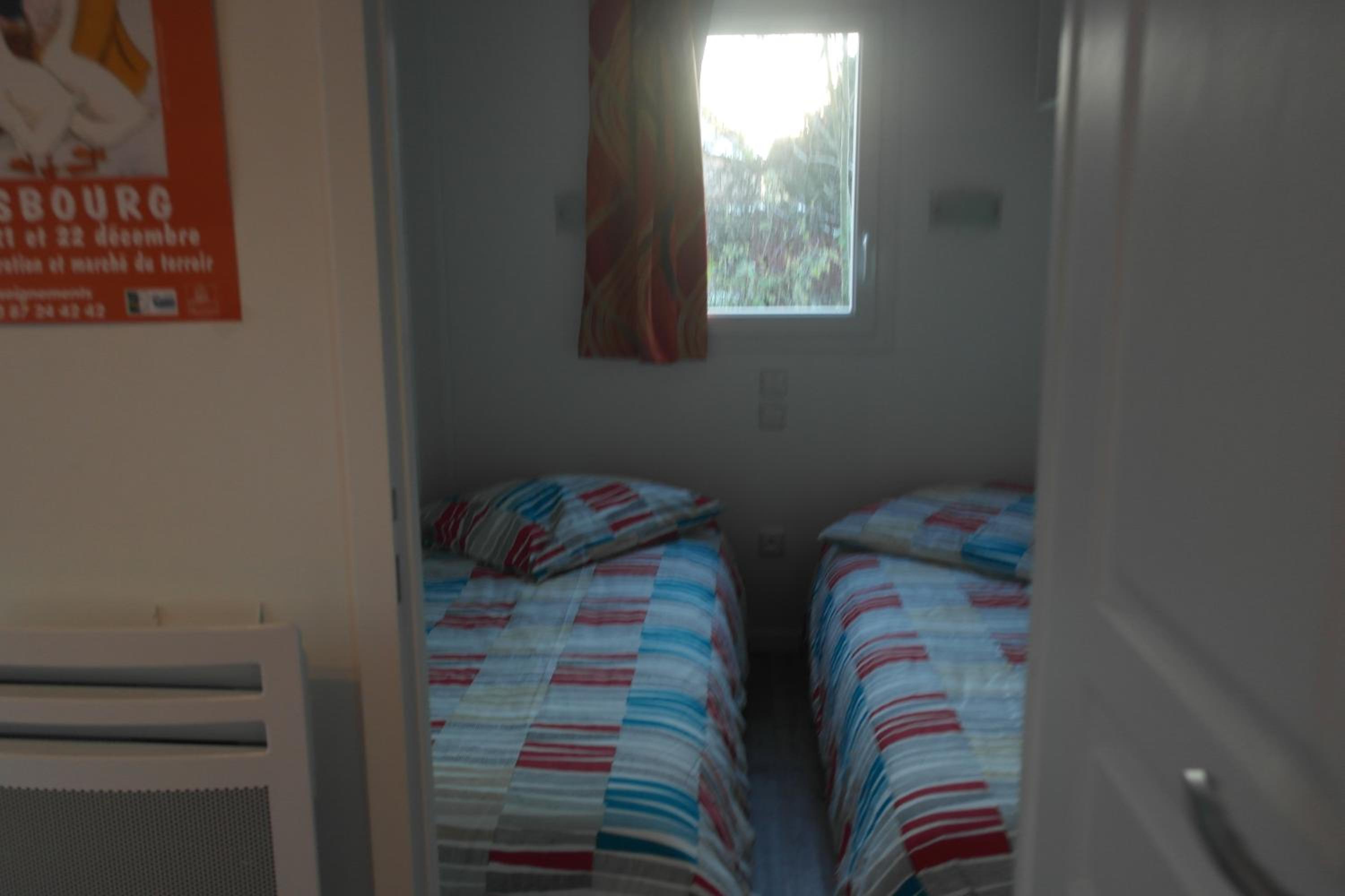 Three-Bedroom House - Photo 6