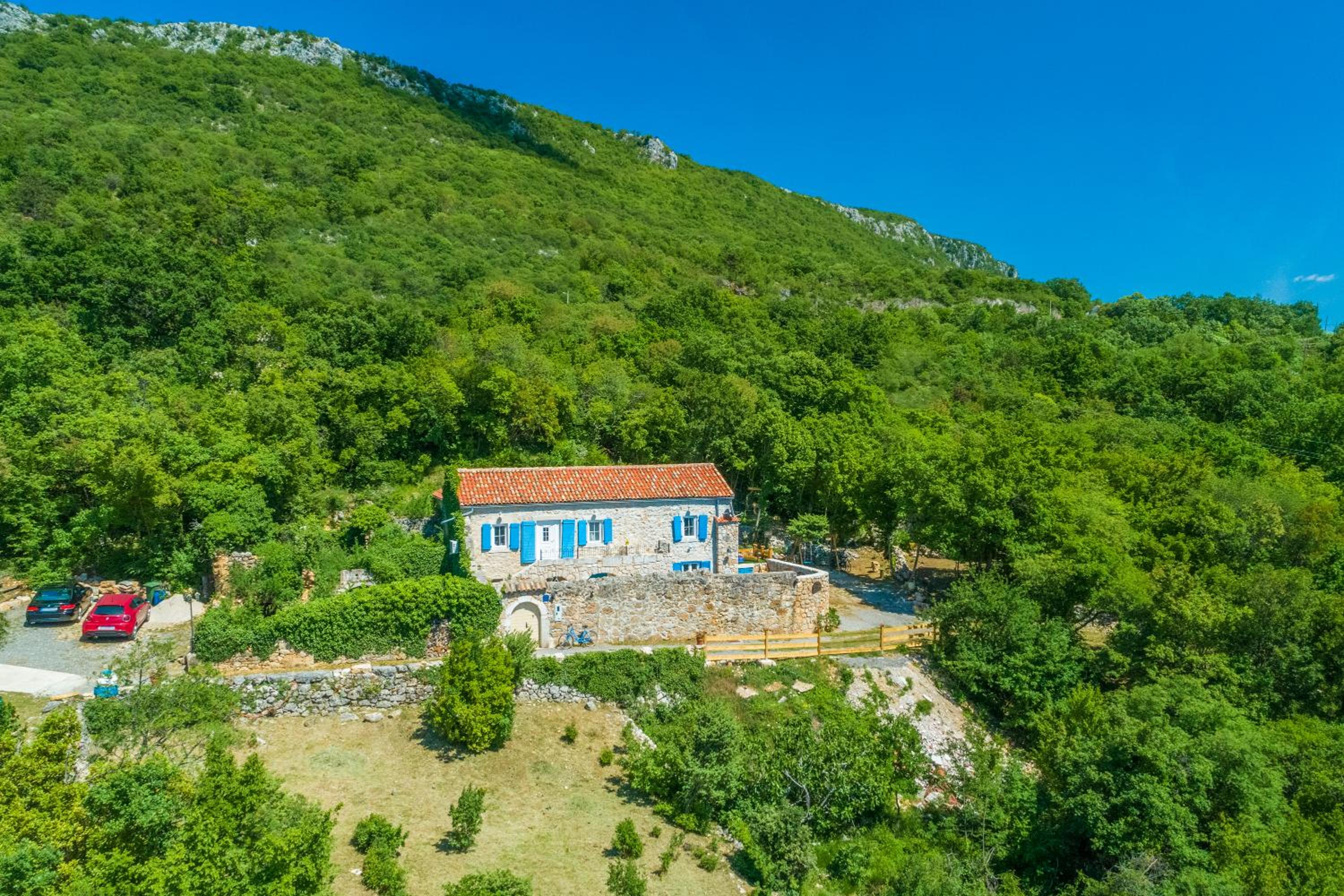 Three-Bedroom Villa photo 2