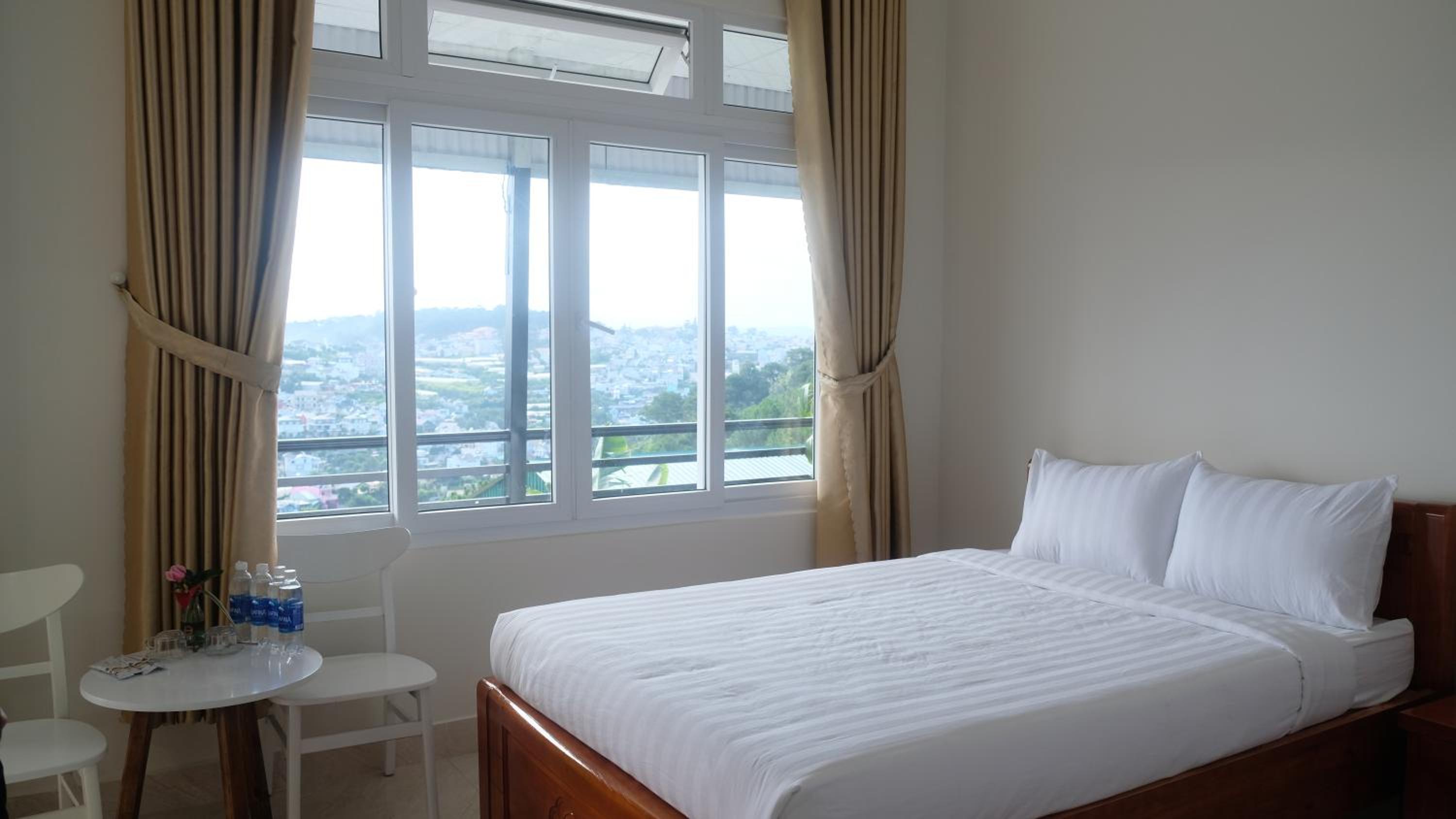 Double Room - Photo 10