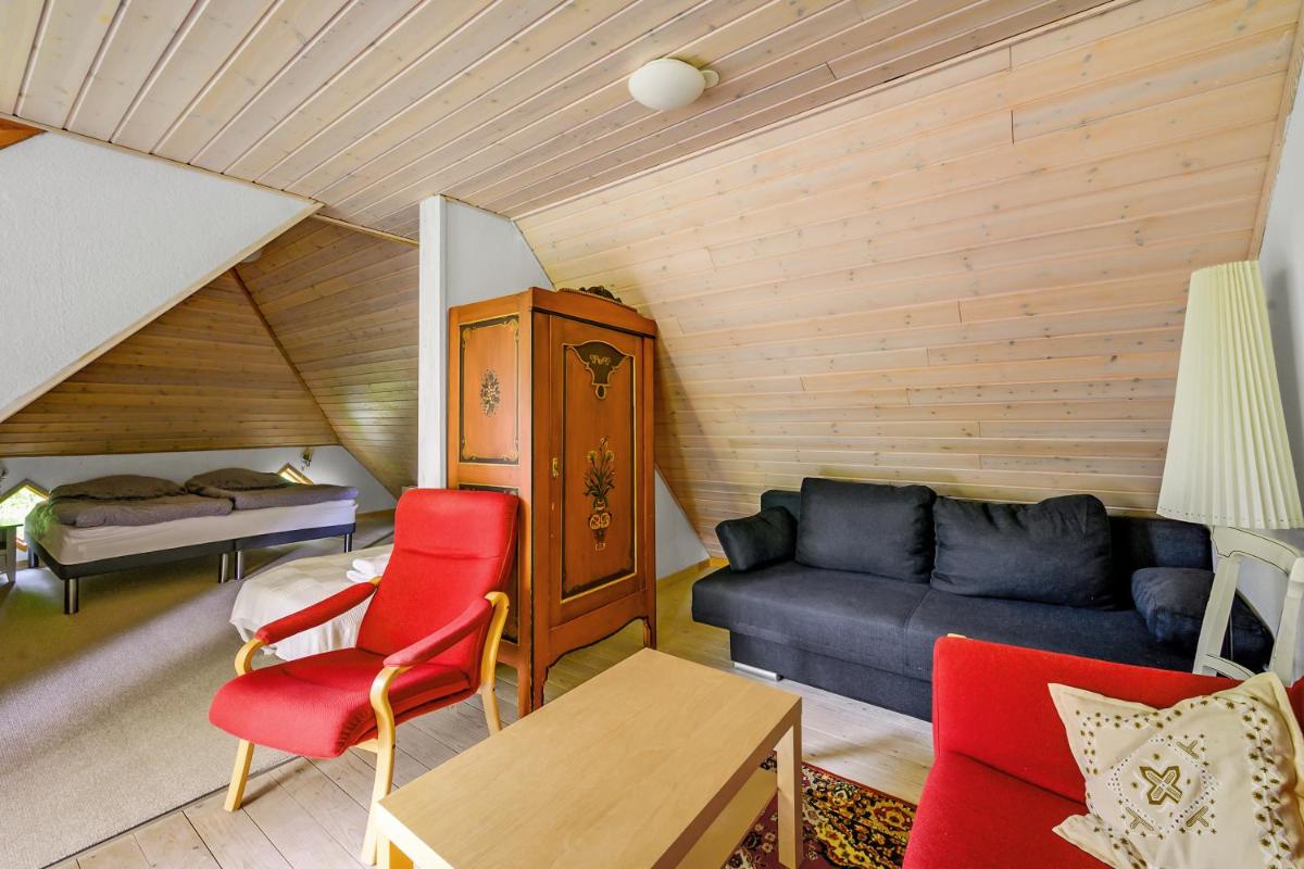 Double or Twin Room with Shared Bathroom photo 3