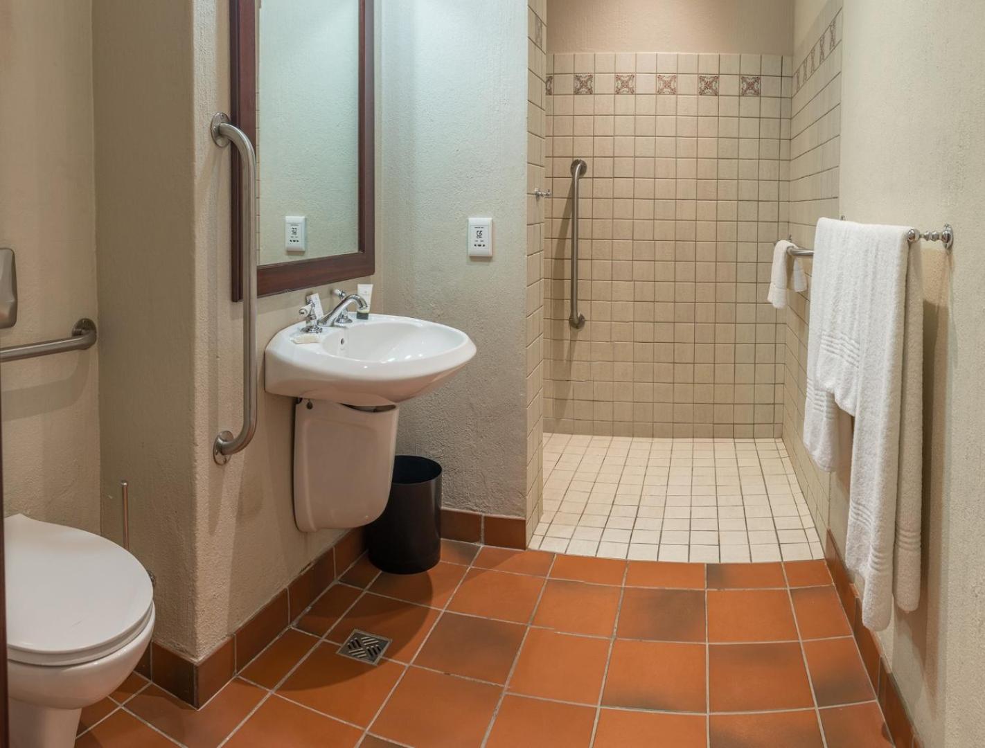 Double or Twin Room - Disability Access - Photo 2
