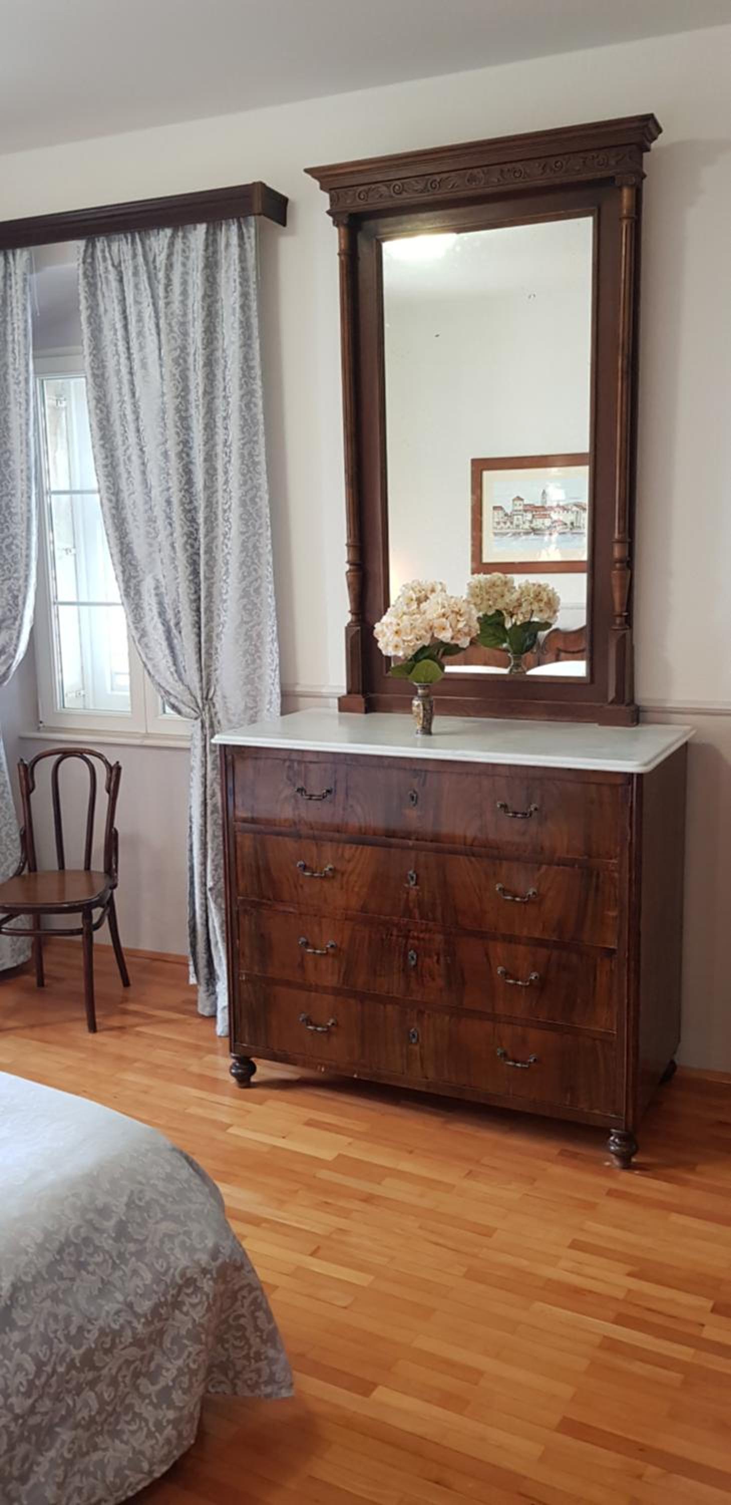 Double Room with City View - Photo 9