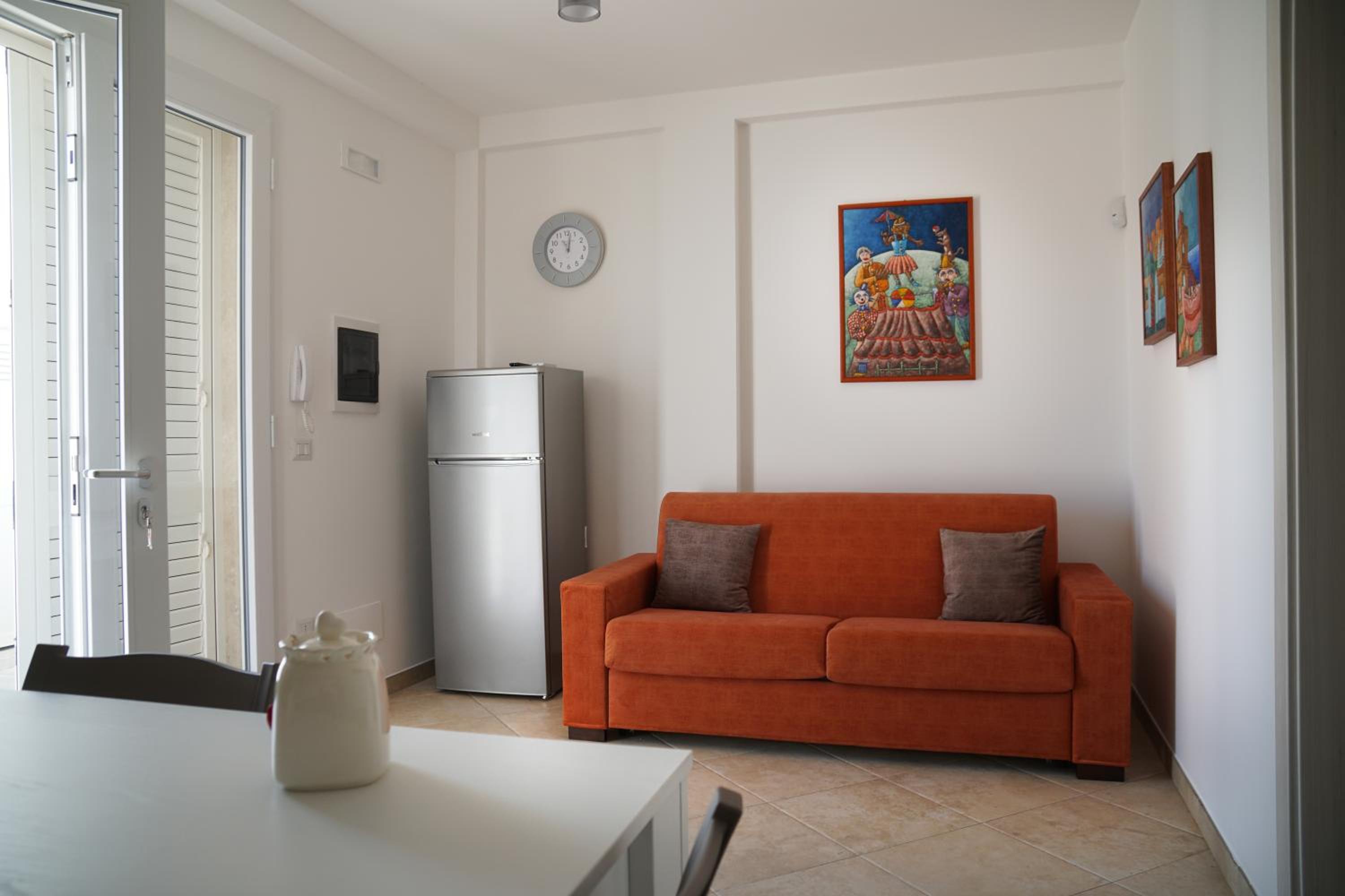 One-Bedroom Apartment photo 1