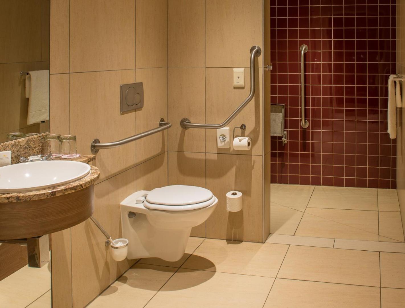 Double or Twin Room - Disability Access photo 3