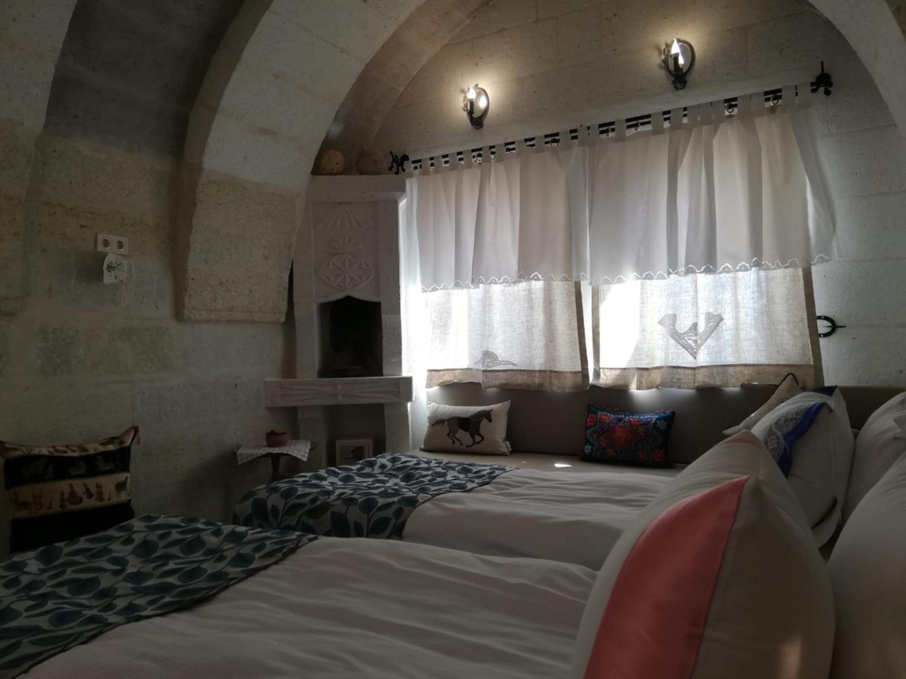 Twin Room with Mountain View - Photo 2
