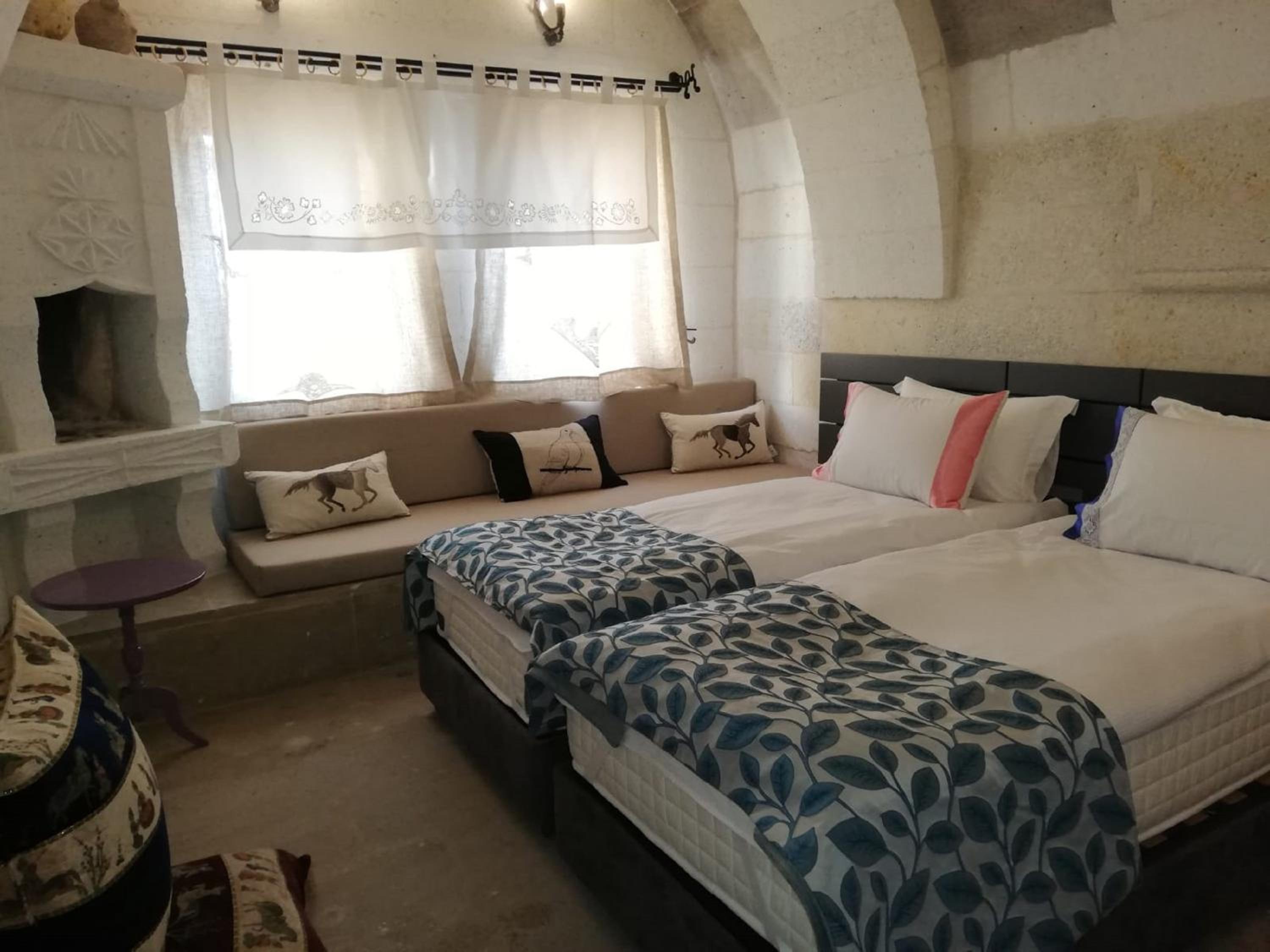 Twin Room with Mountain View - Photo 12
