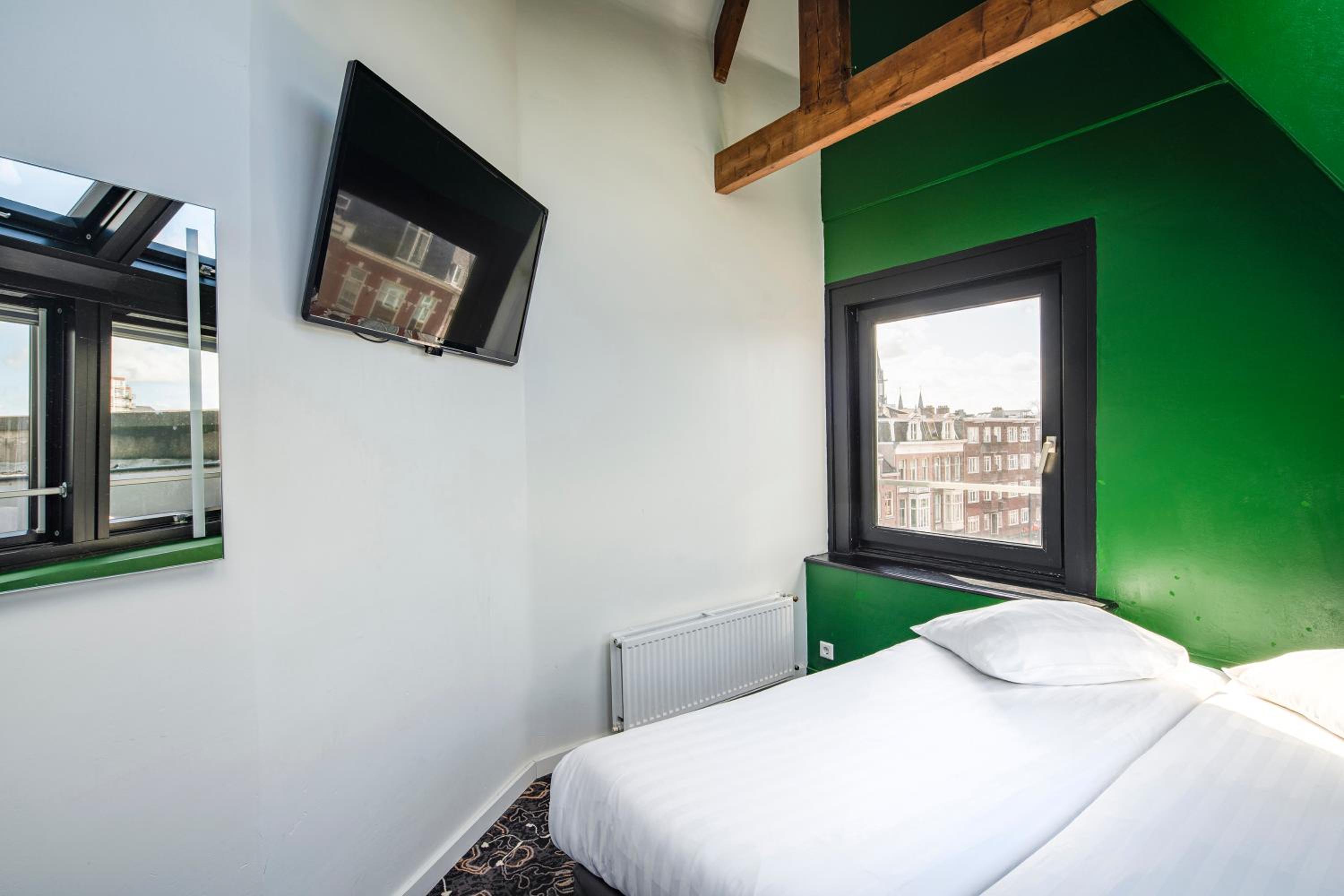 Twin Room - Shared Facilities photo 3