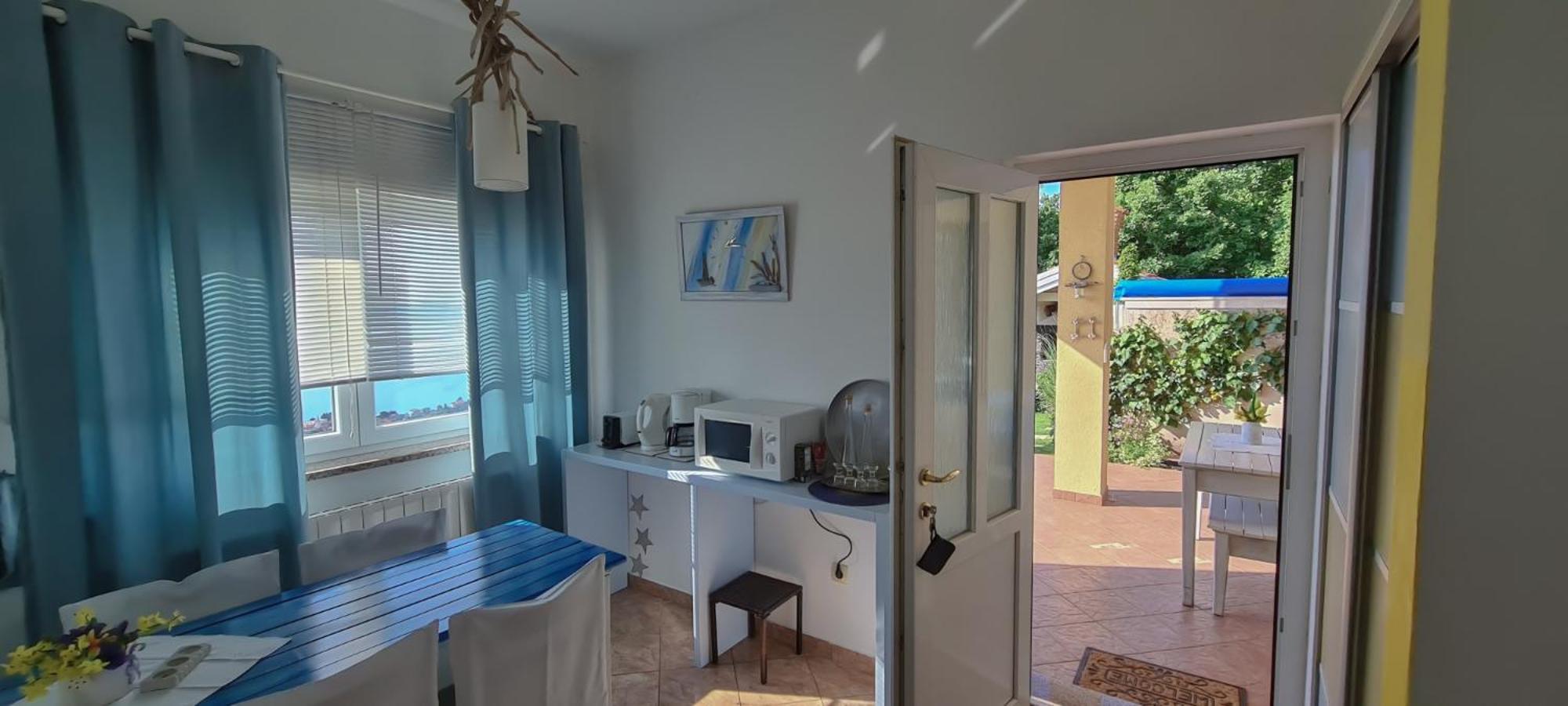 One-Bedroom Apartment with Terrace (4 Adults) photo 3