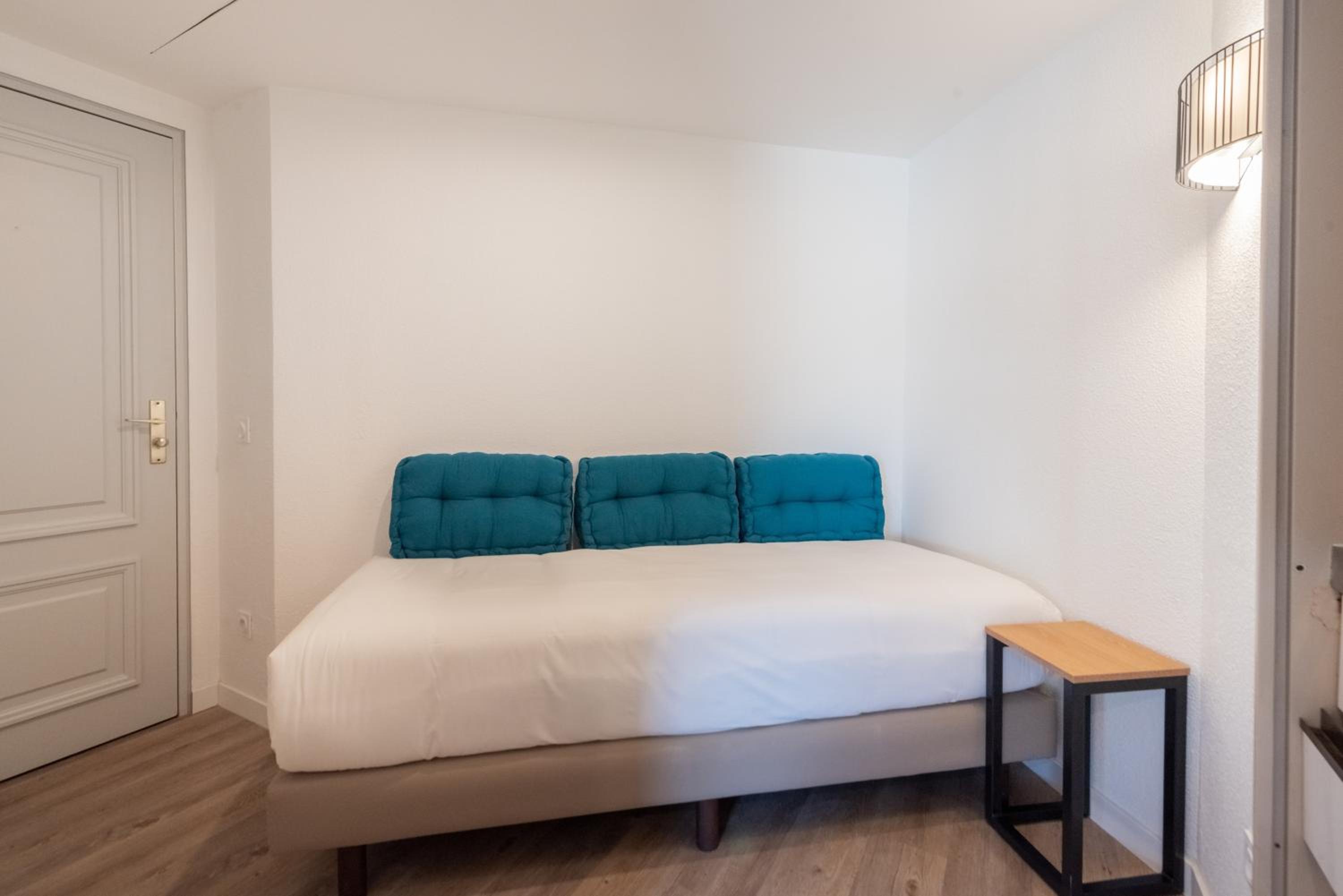 Studio (3 Adults) - Photo 10