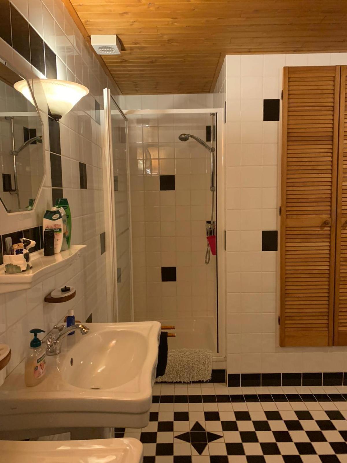 Double Room with Private External Bathroom photo 2