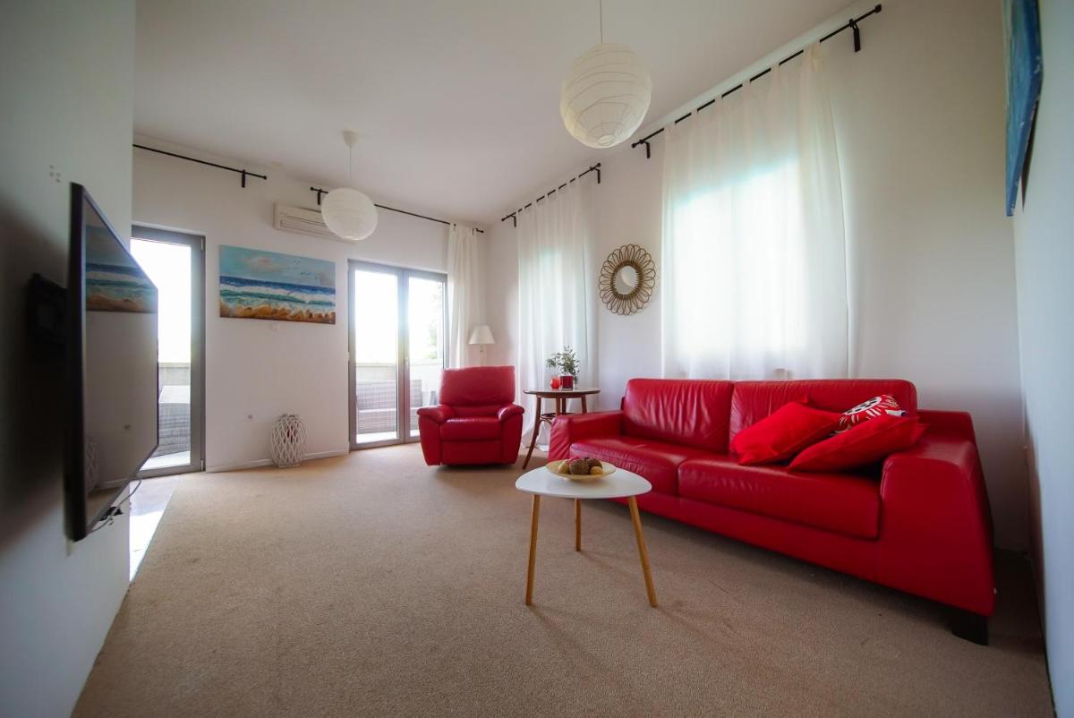 Apartment with Balcony photo 3