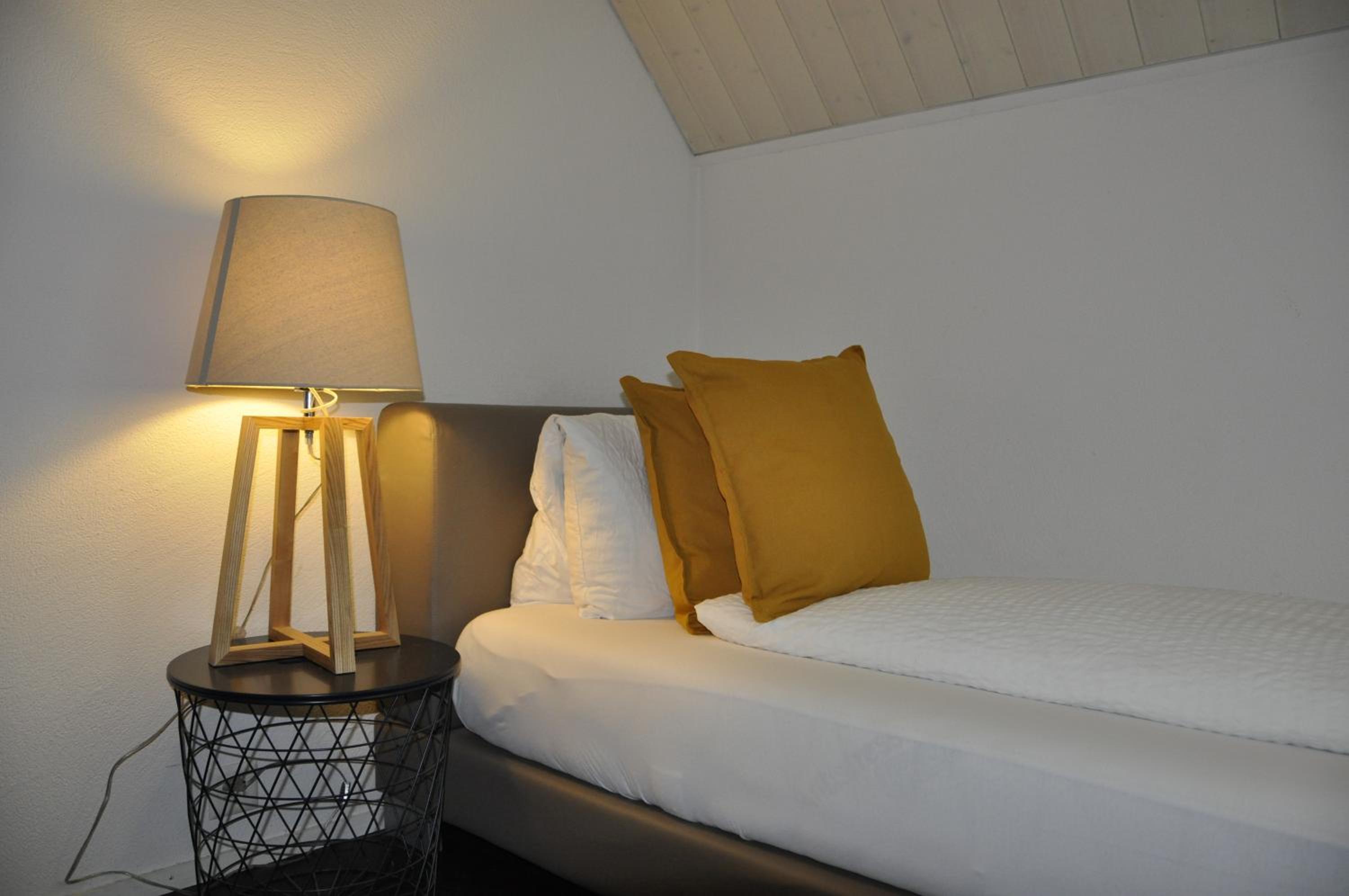 Single Room with Shared Bathroom