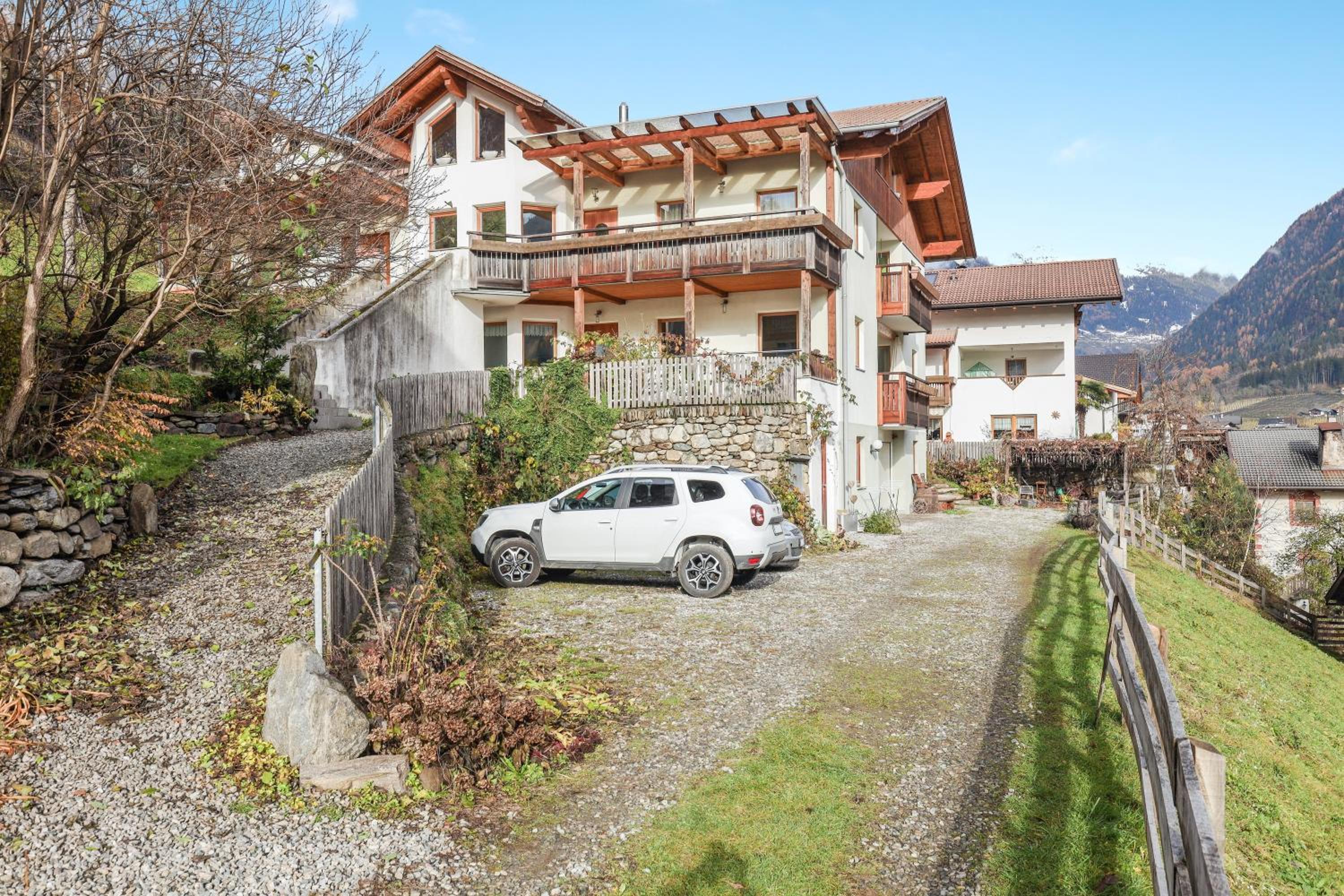 Two-Bedroom Deluxe Apartment with Garden View photo 3