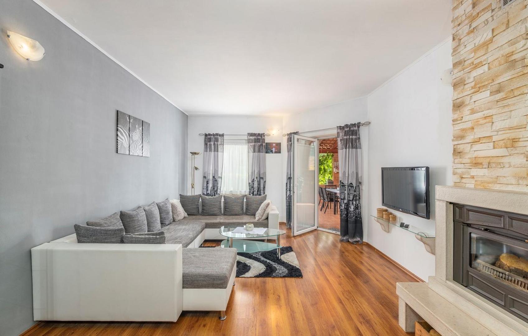 Apartment with Terrace photo 1