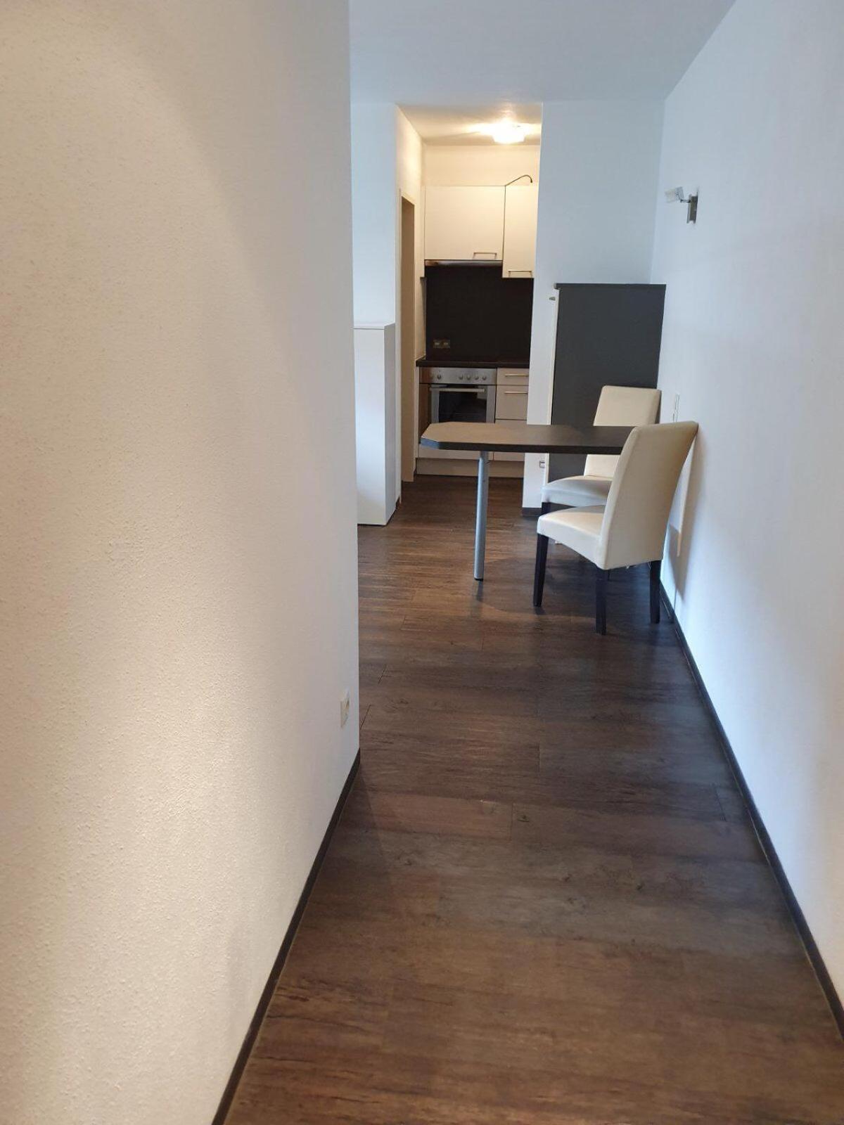 Basement Suite 1 photo 2