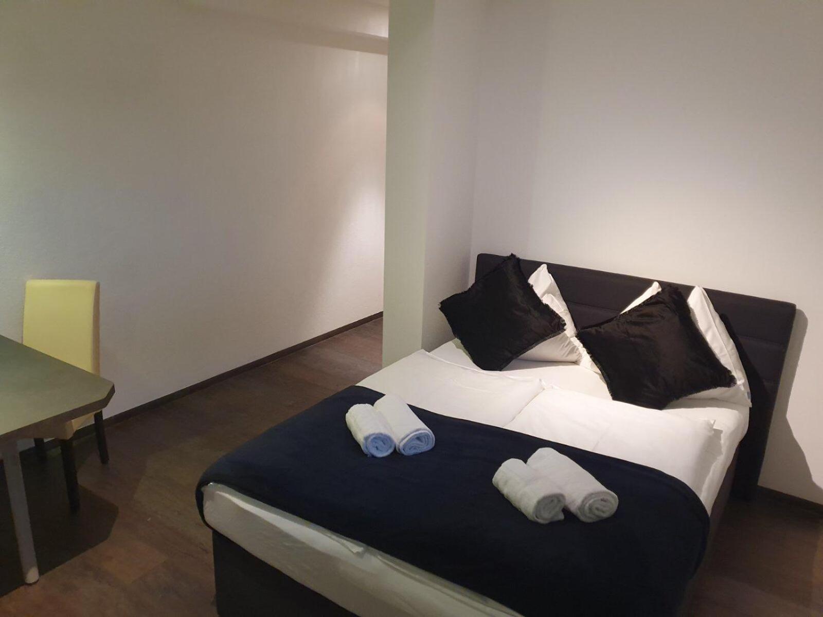 Basement Suite 2 photo 3