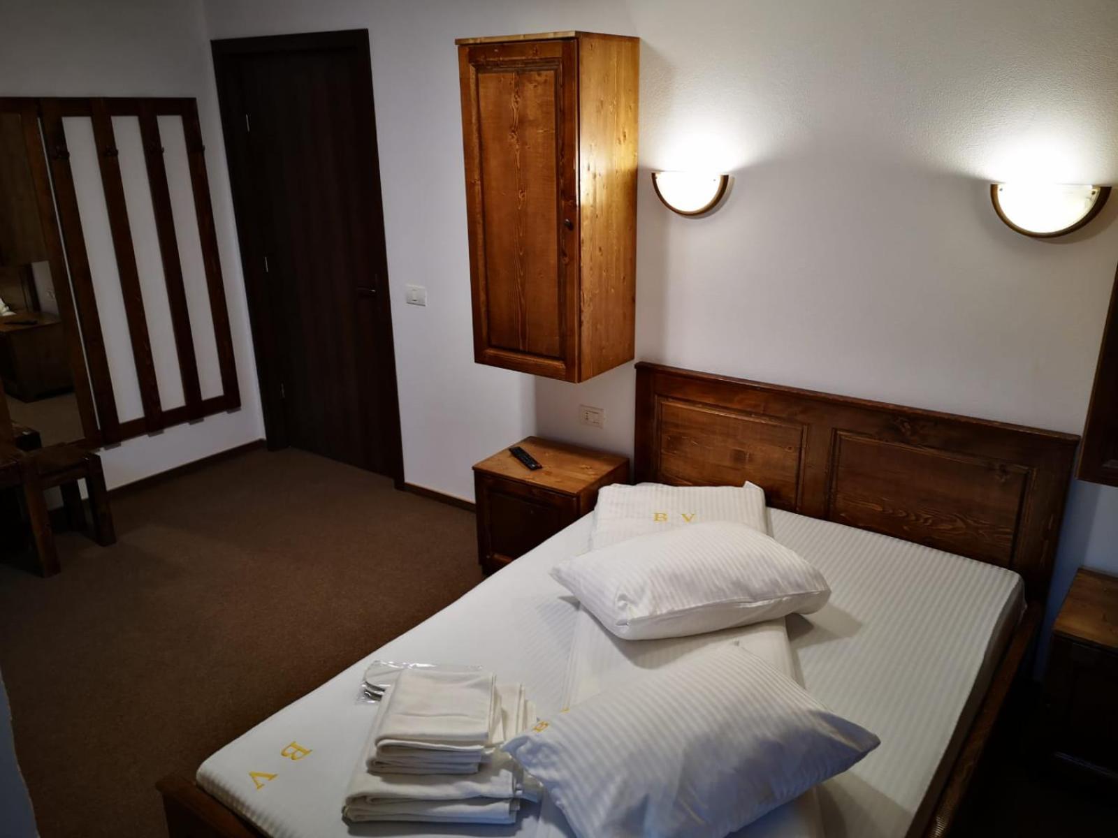 Double Room - Photo 3