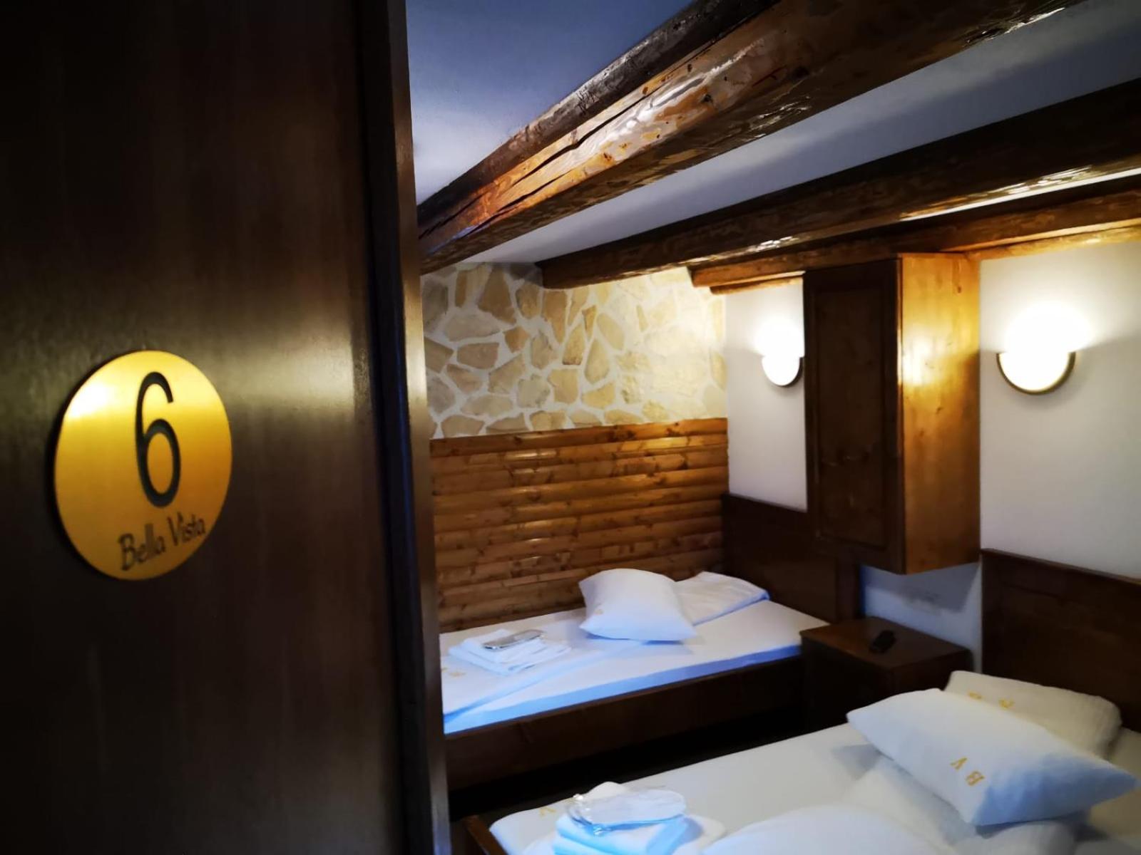Triple Room - Photo 11