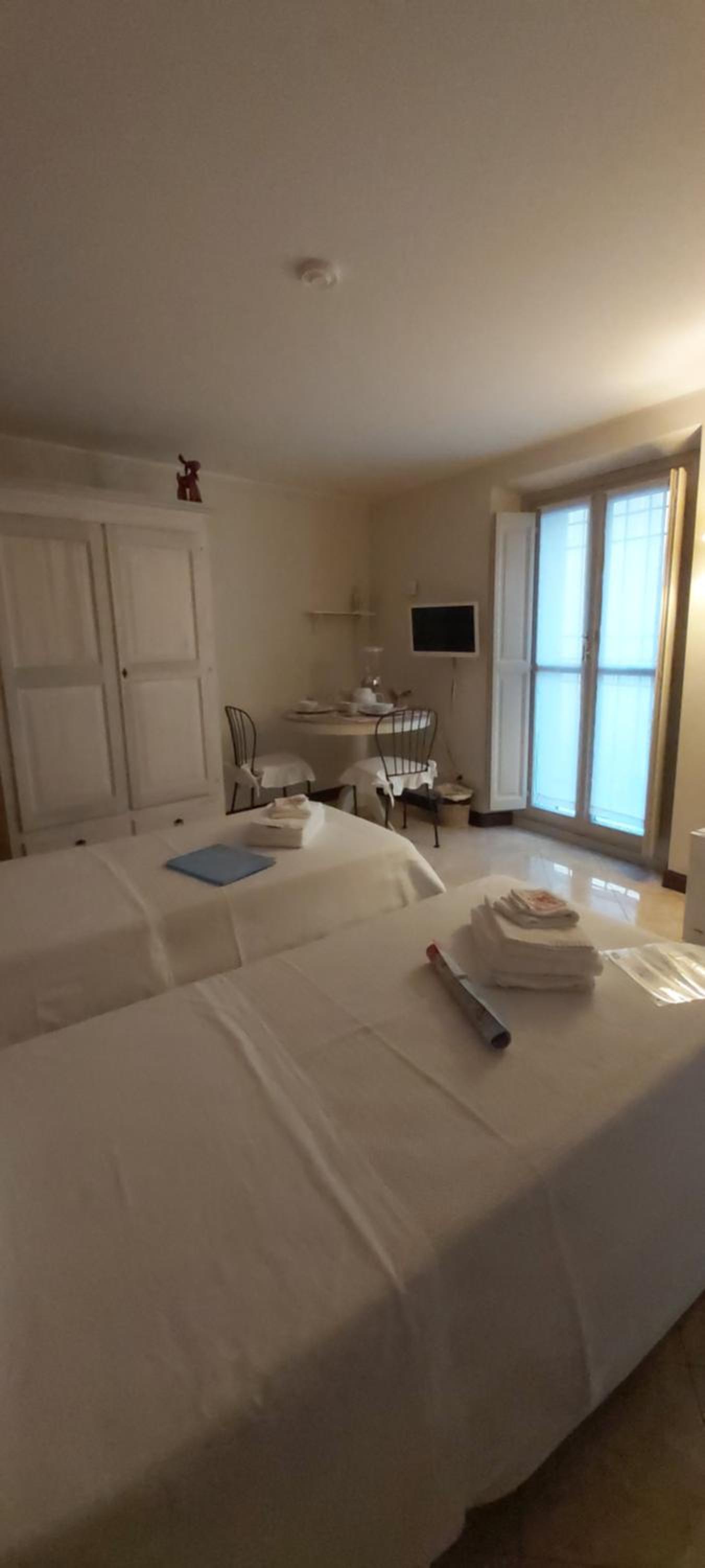 Double or Twin Room - Photo 6