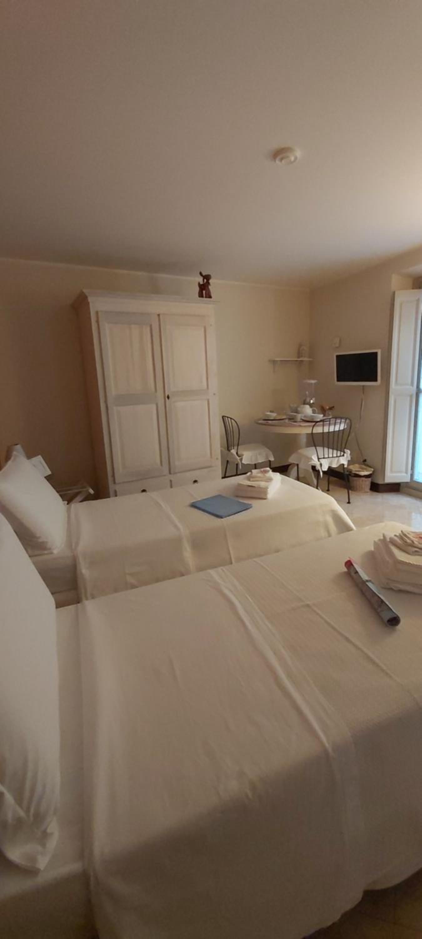 Double or Twin Room - Photo 8