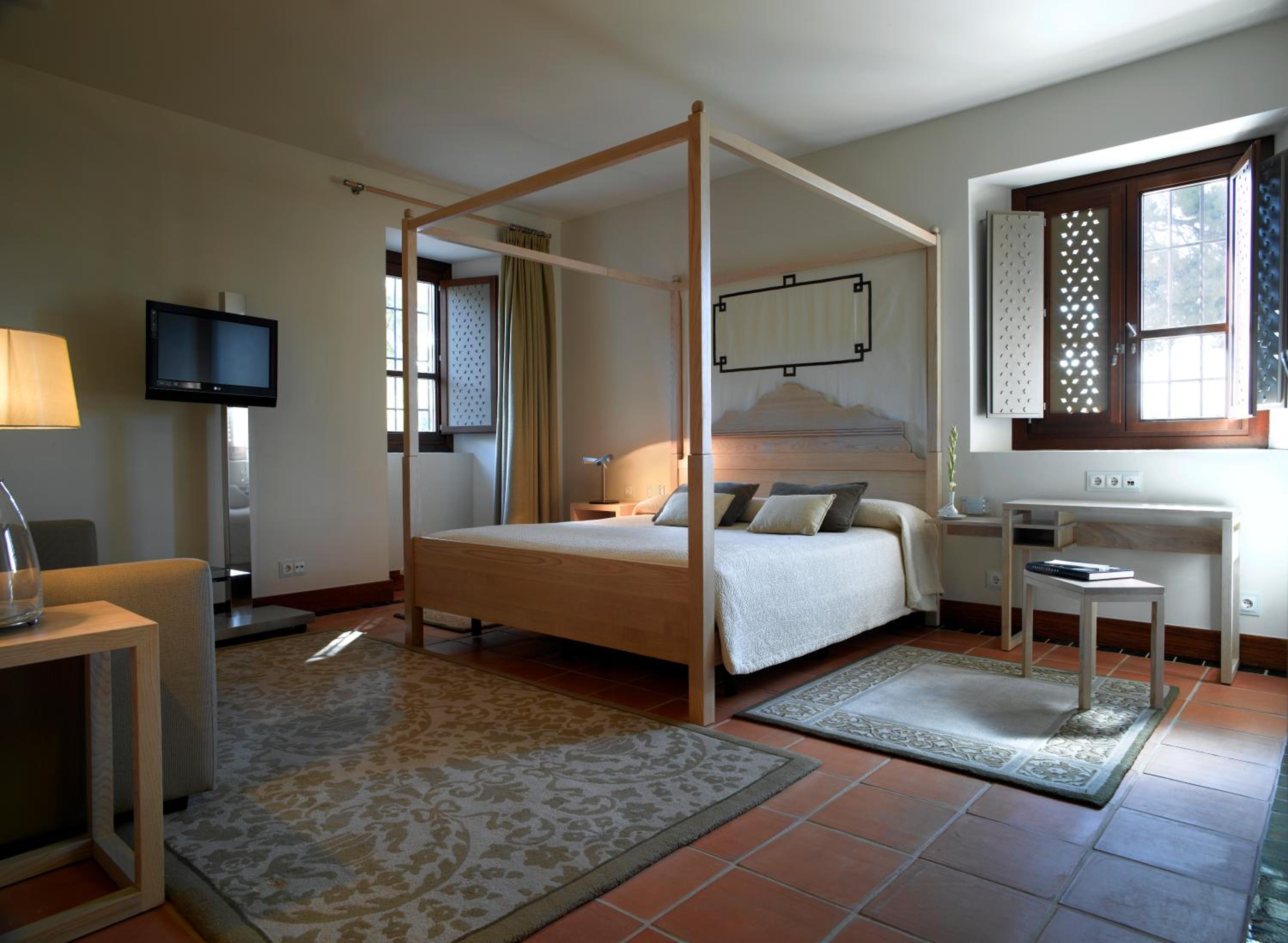 Standard Double Room (2 Adults + 1 Child) - Photo 4