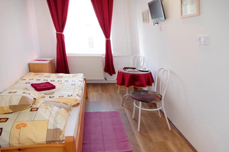 Single Room photo 2